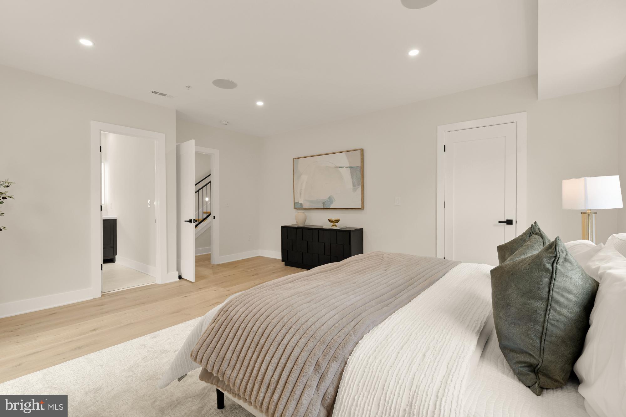 Real estate listing preview #46