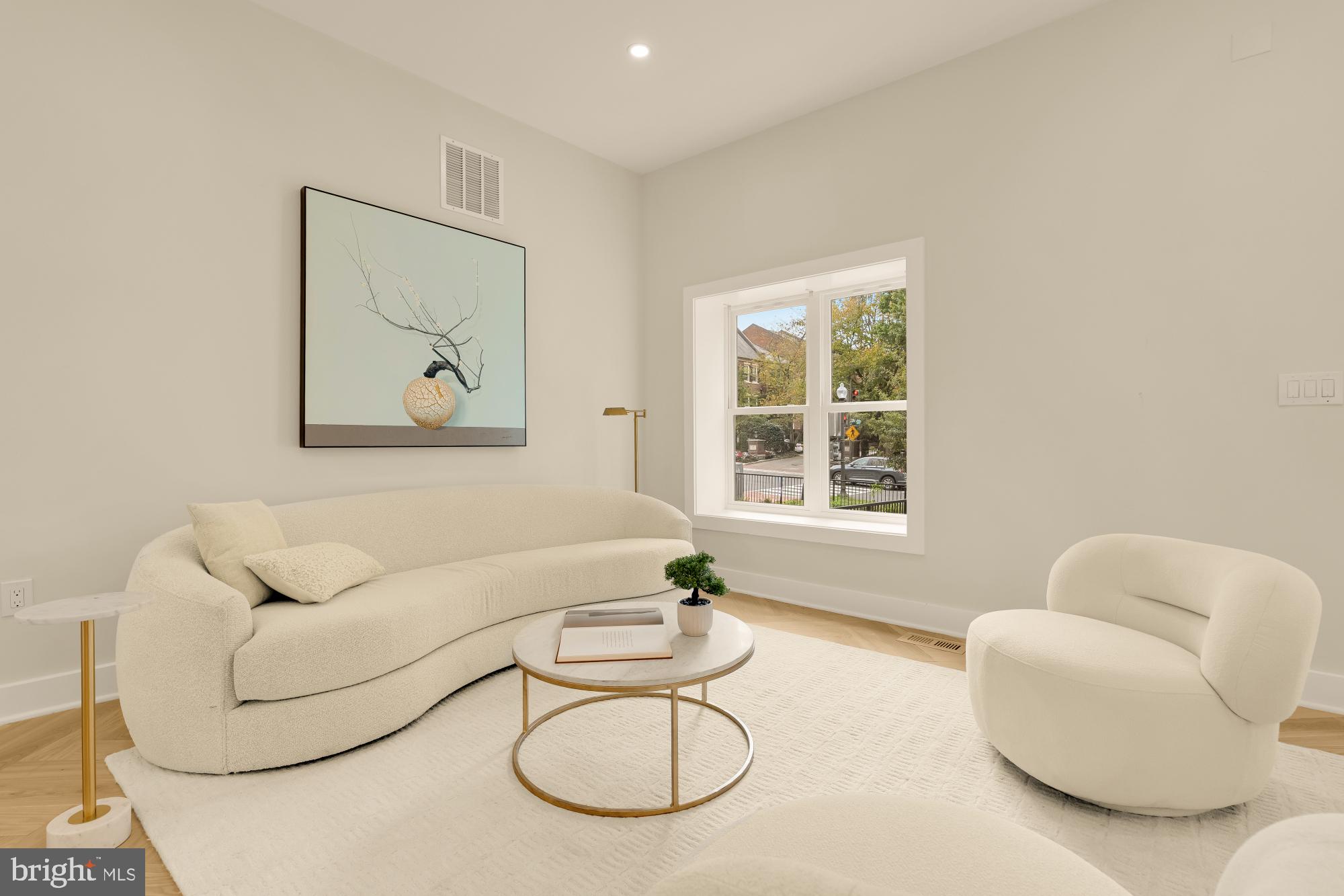 Real estate listing preview #7