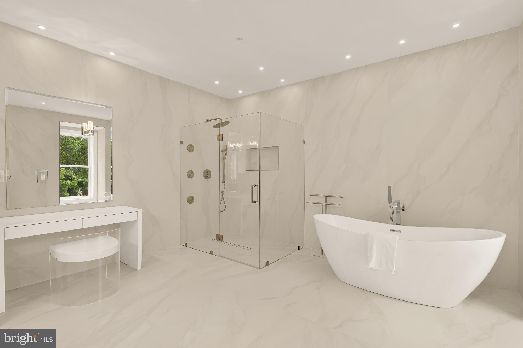 Real estate listing preview #34