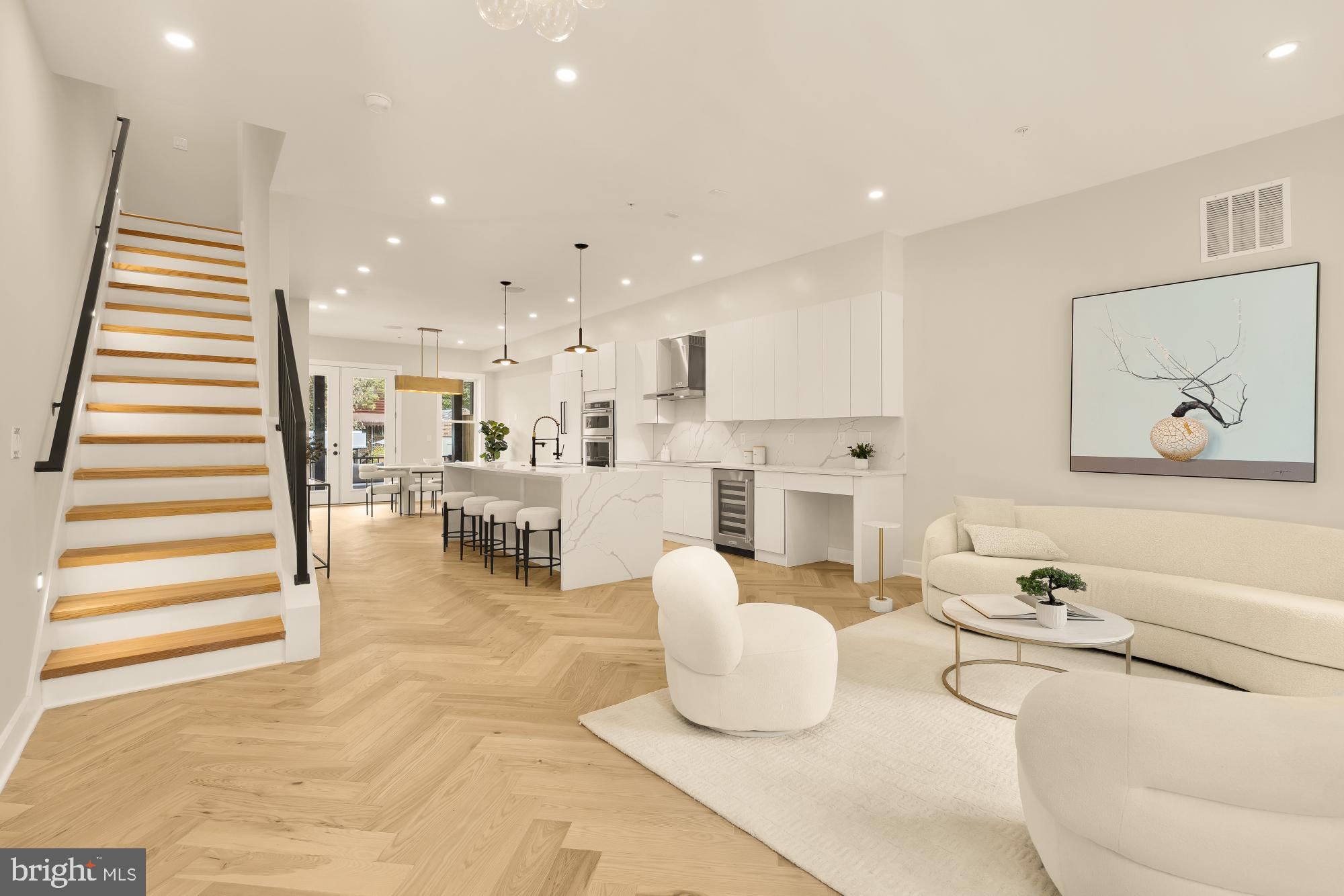 Real estate listing preview #4