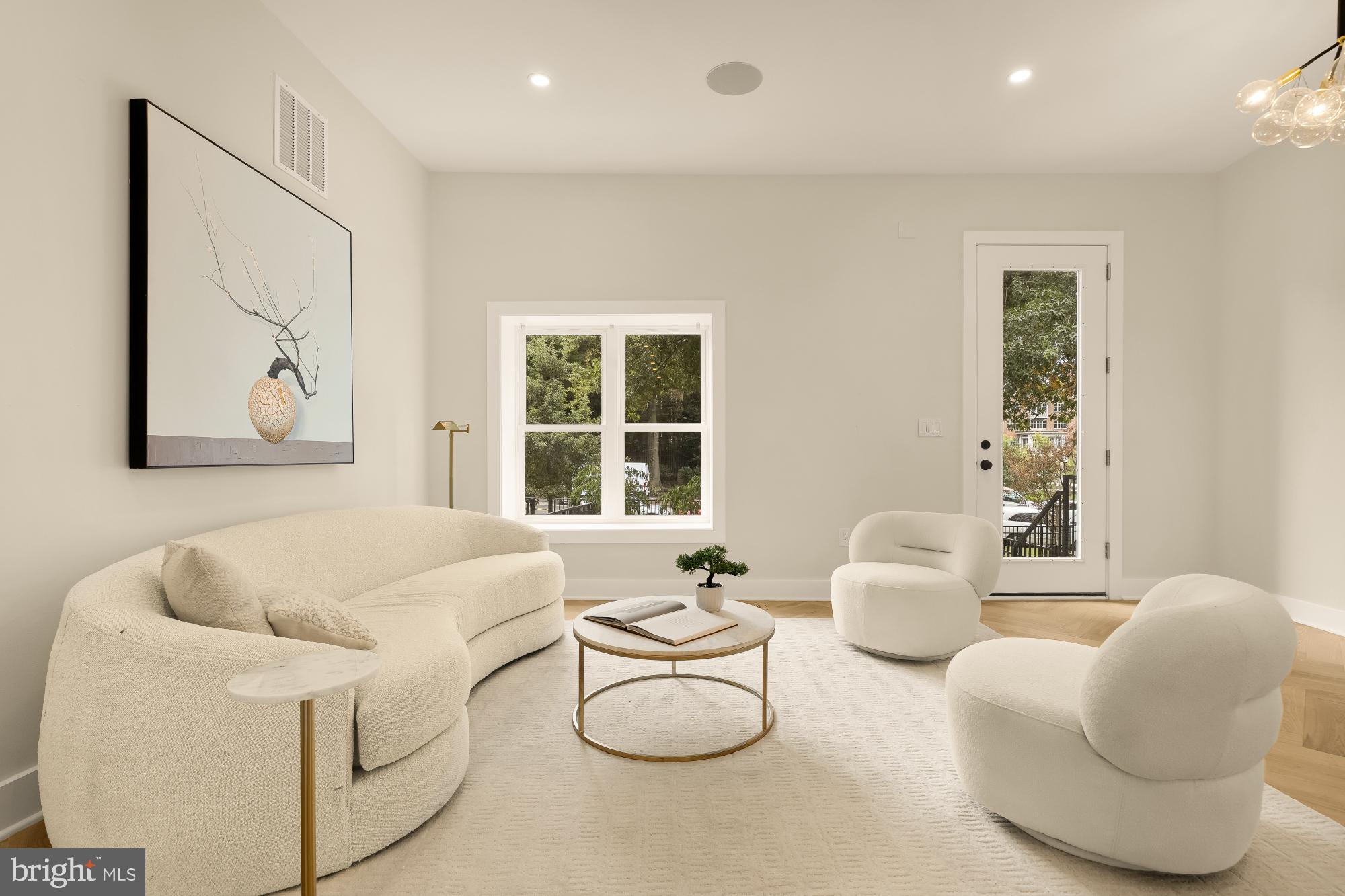 Real estate listing preview #8