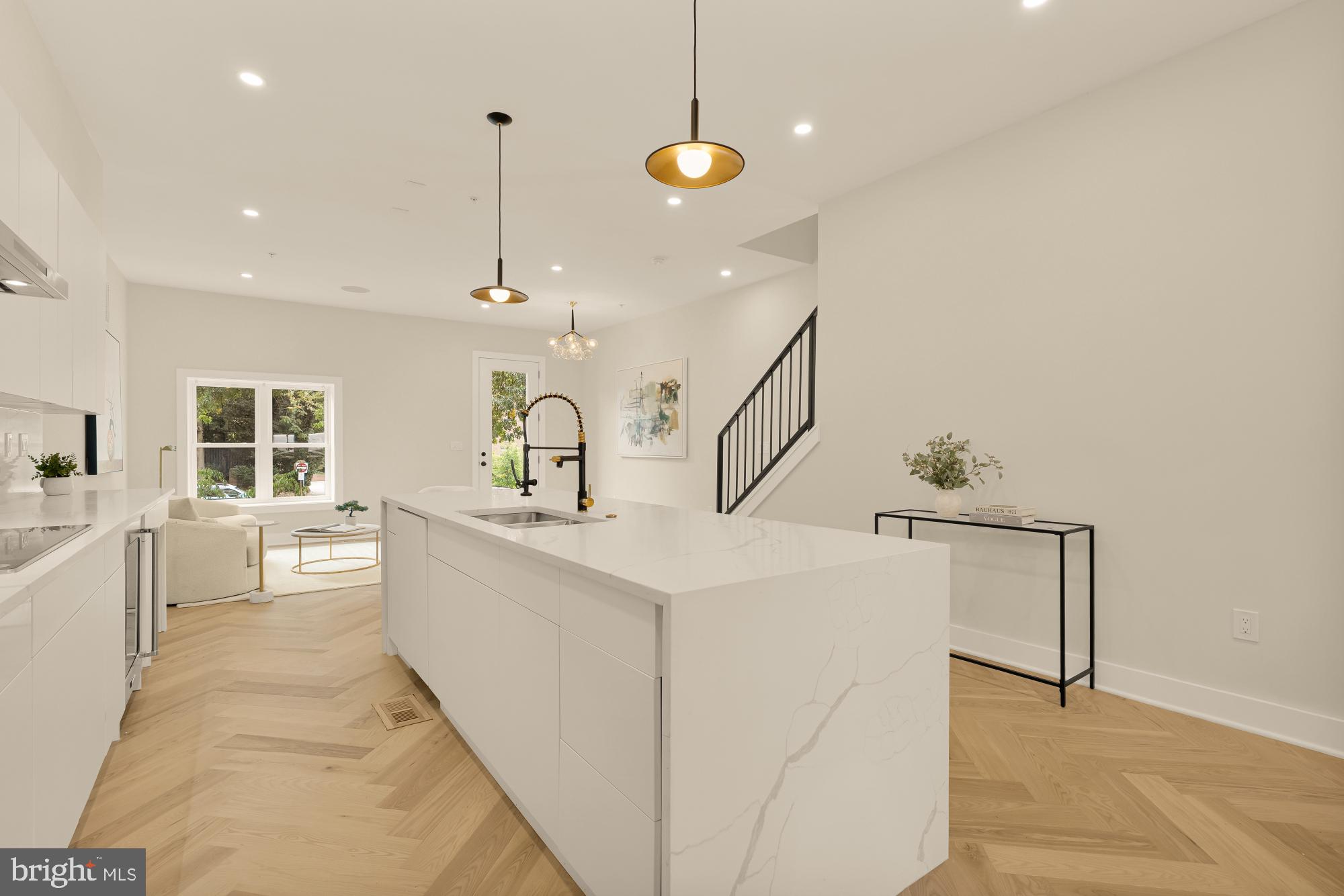 Real estate listing preview #16