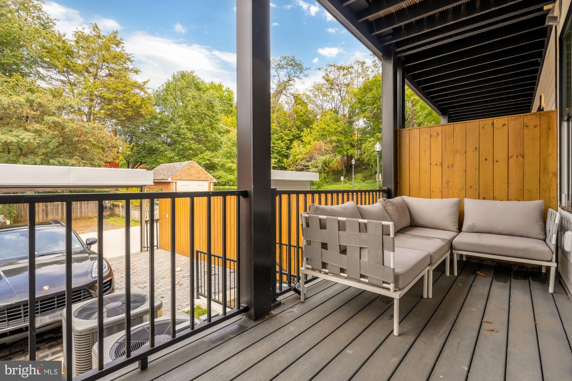 Real estate listing preview #22