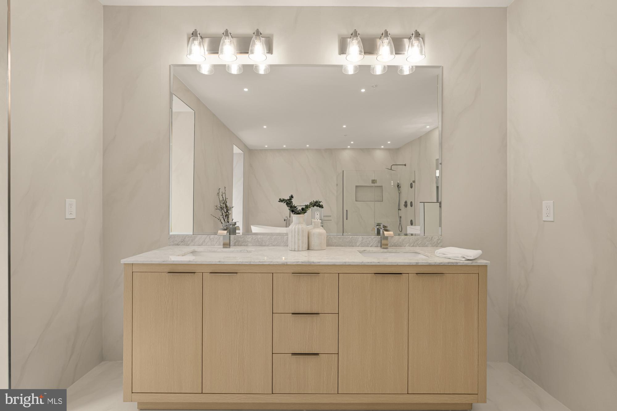 Real estate listing preview #32