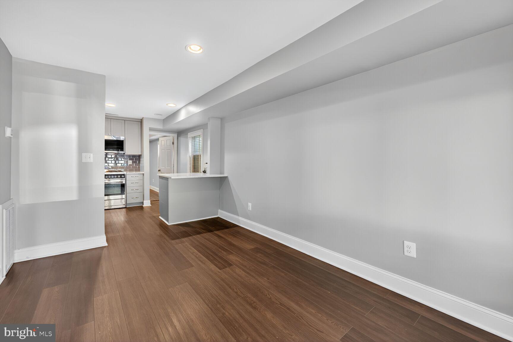 Real estate listing preview #5