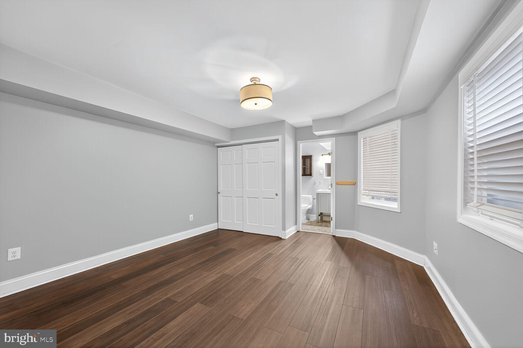 Real estate listing preview #8