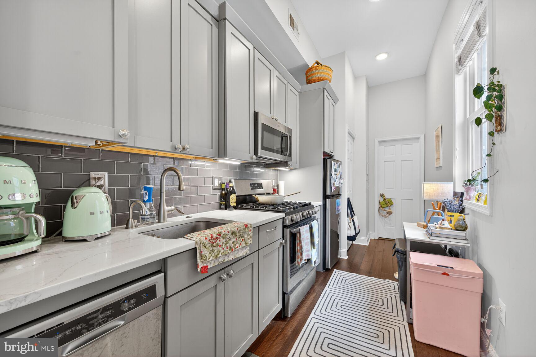 Real estate listing preview #14