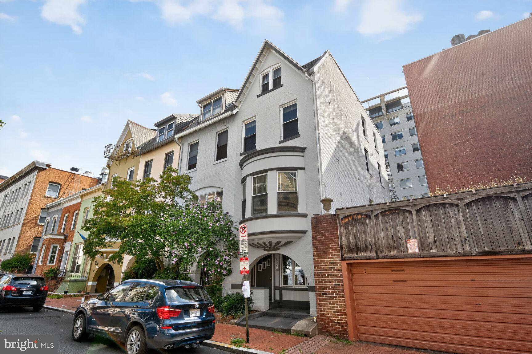 Real estate listing preview #1