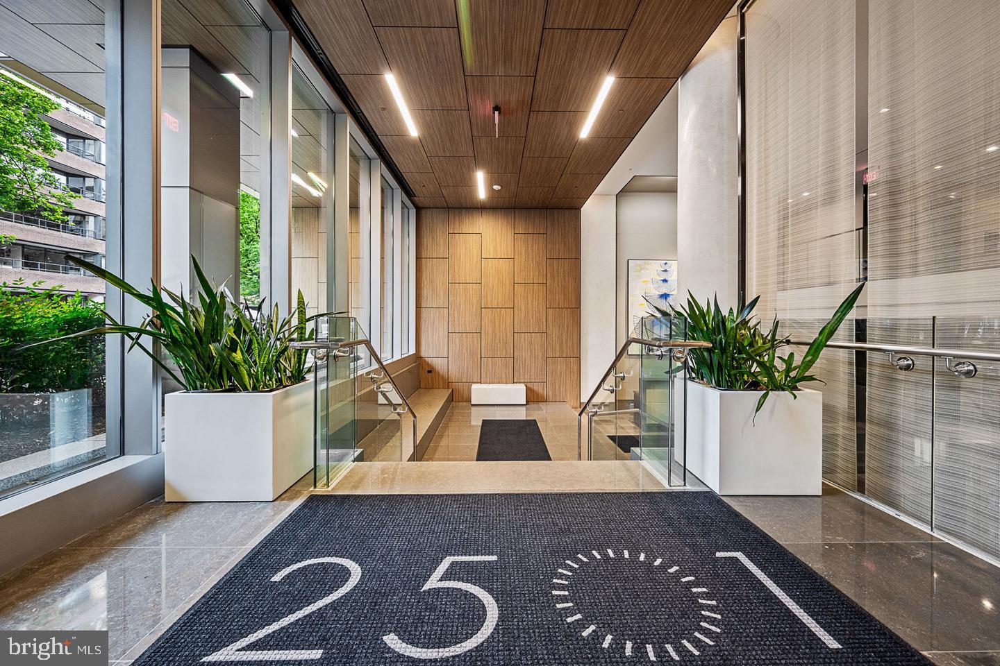 Real estate listing preview #2