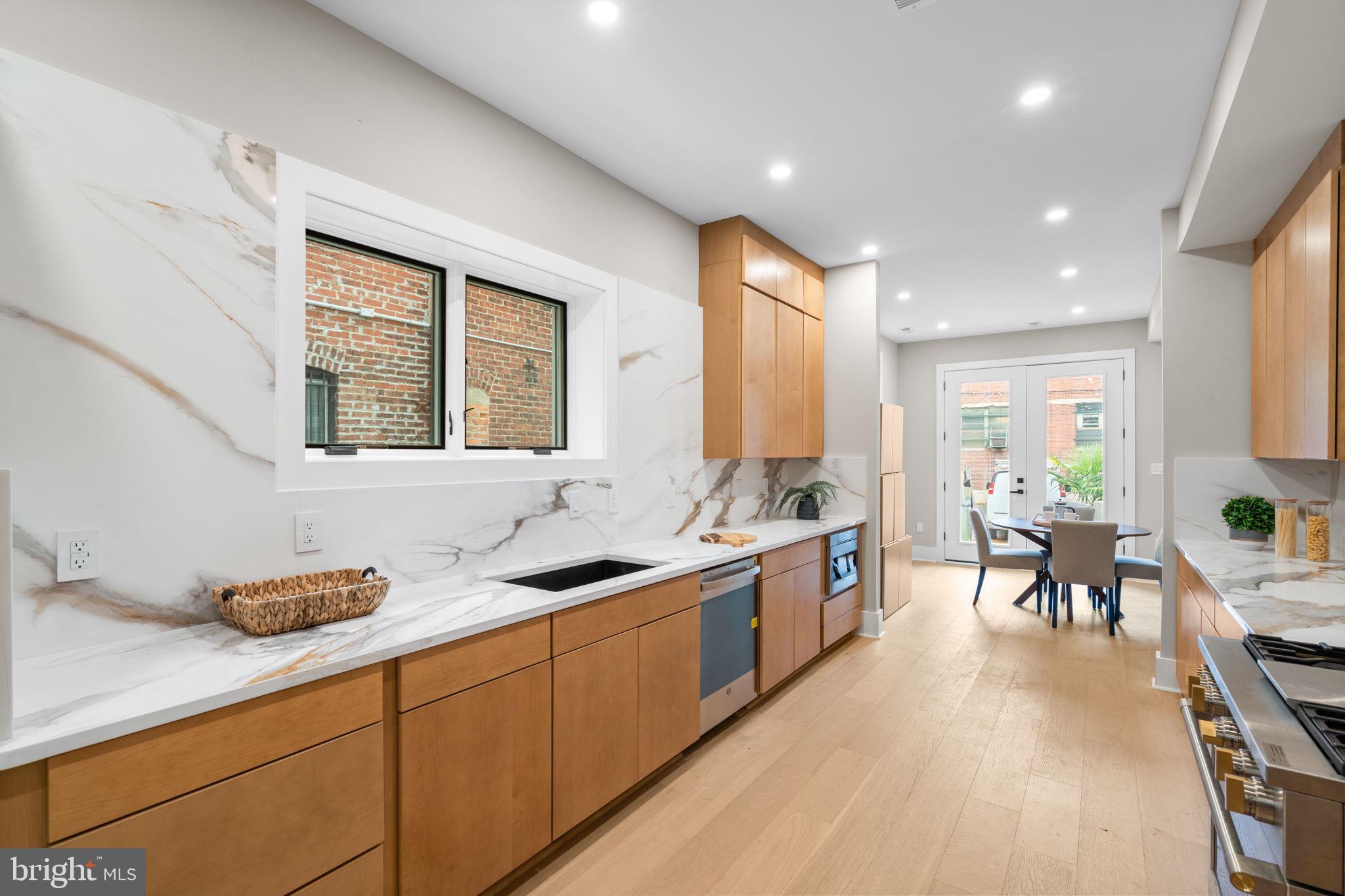 Real estate listing preview #9