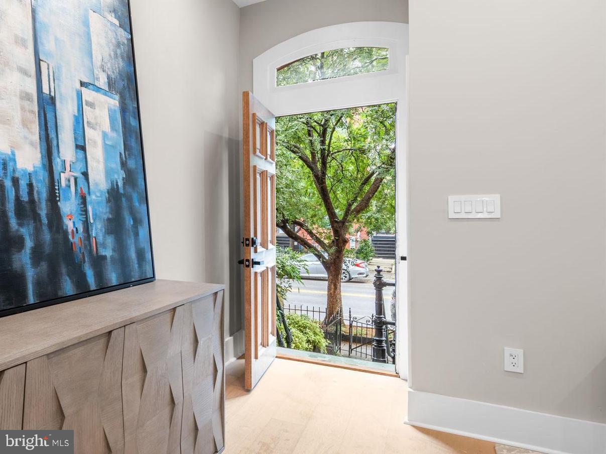 Real estate listing preview #2