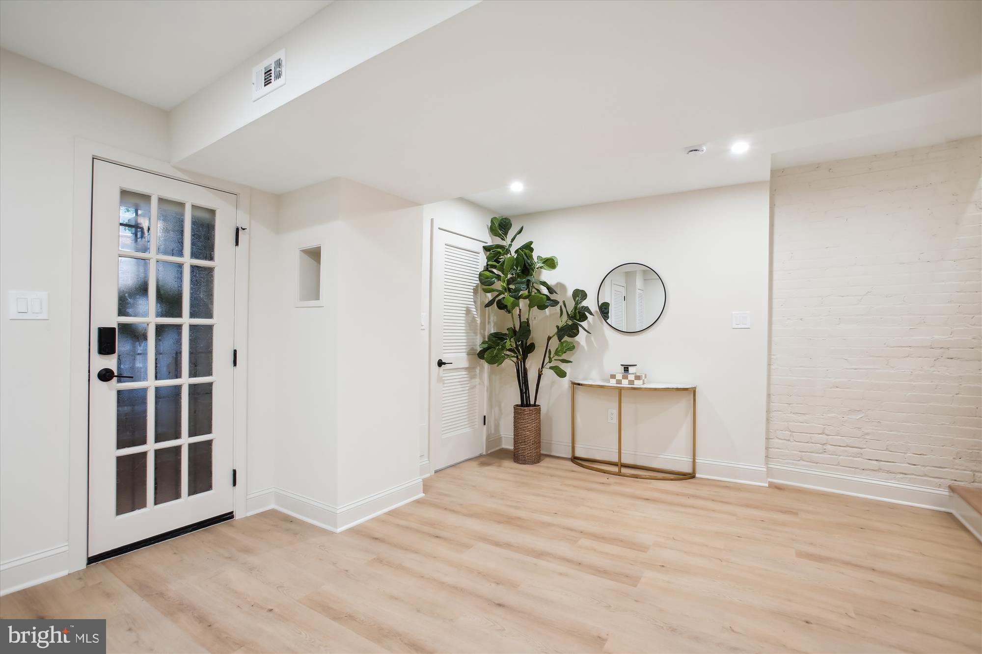 Real estate listing preview #17