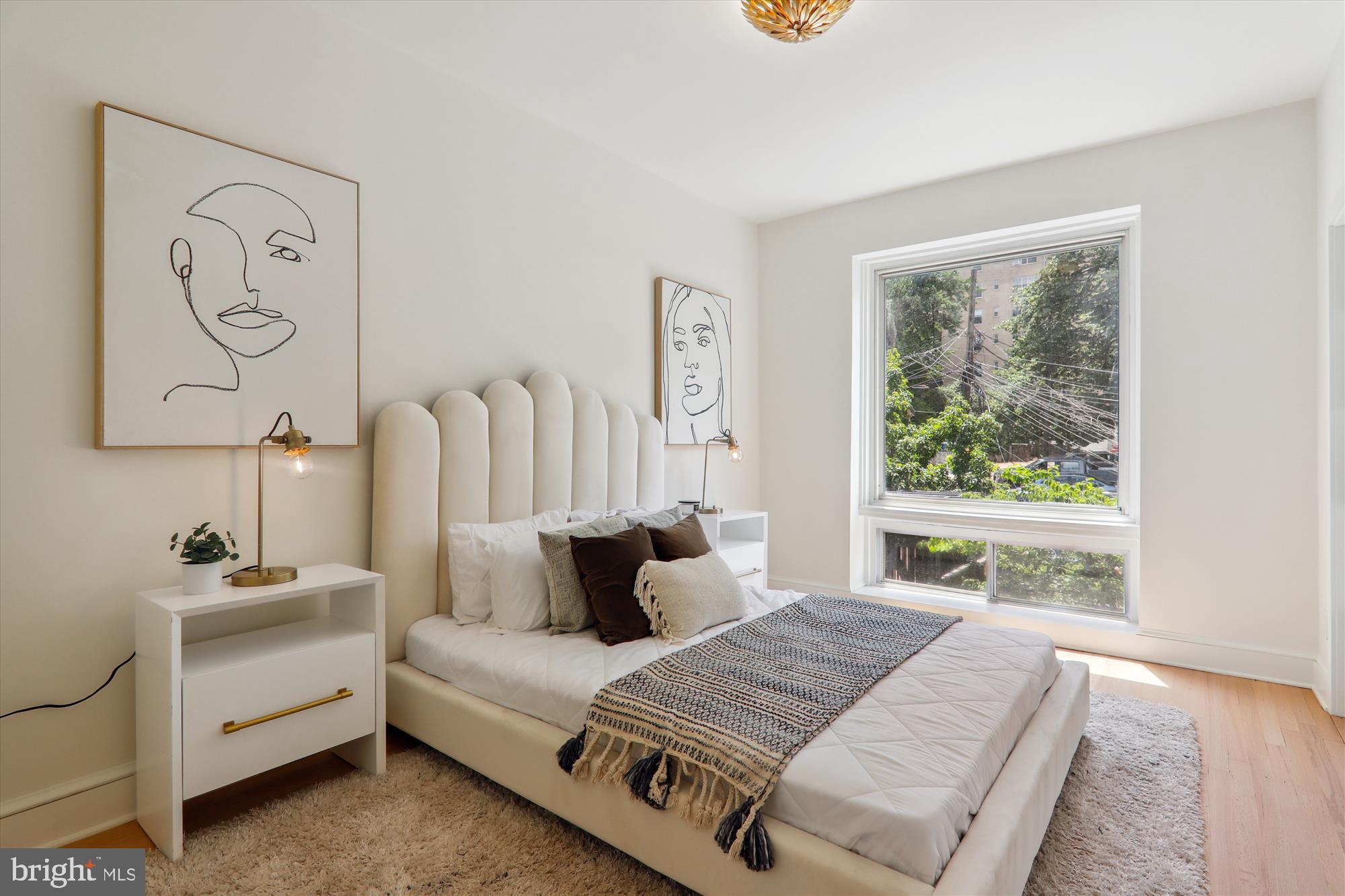 Real estate listing preview #12