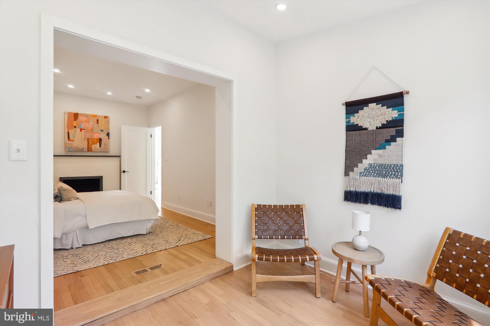 Real estate listing preview #14