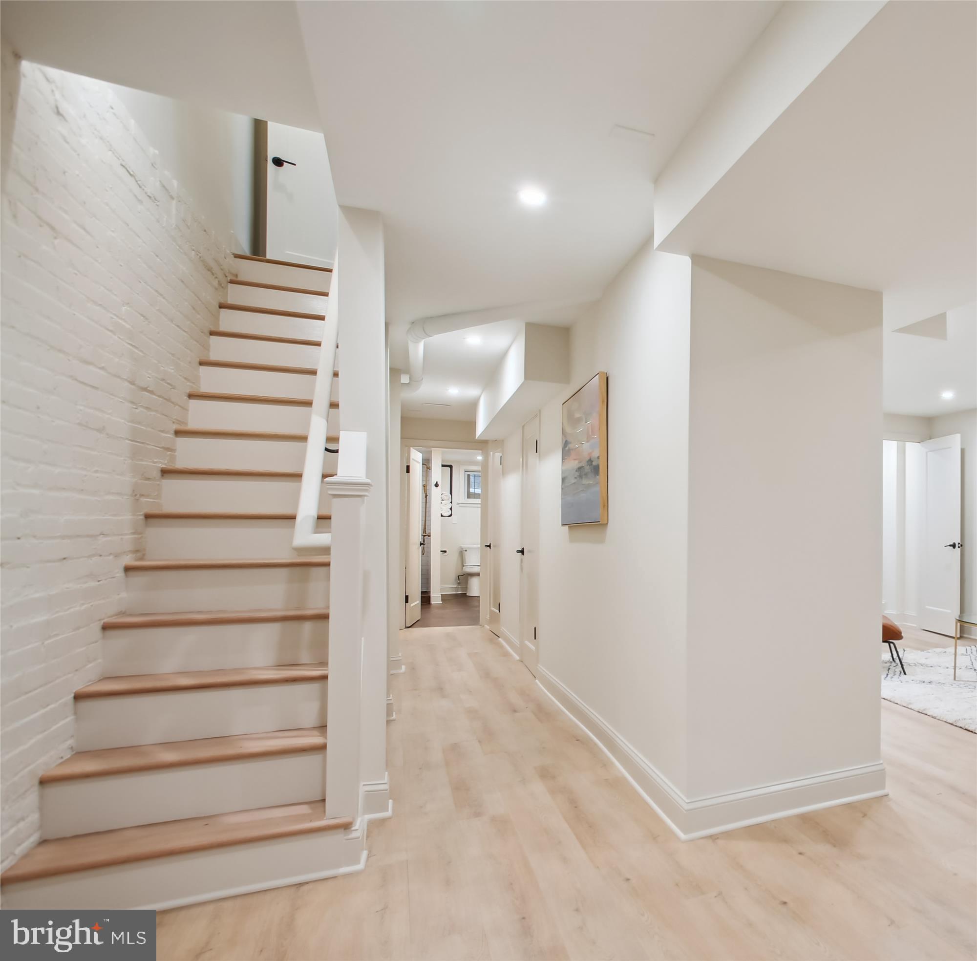 Real estate listing preview #16