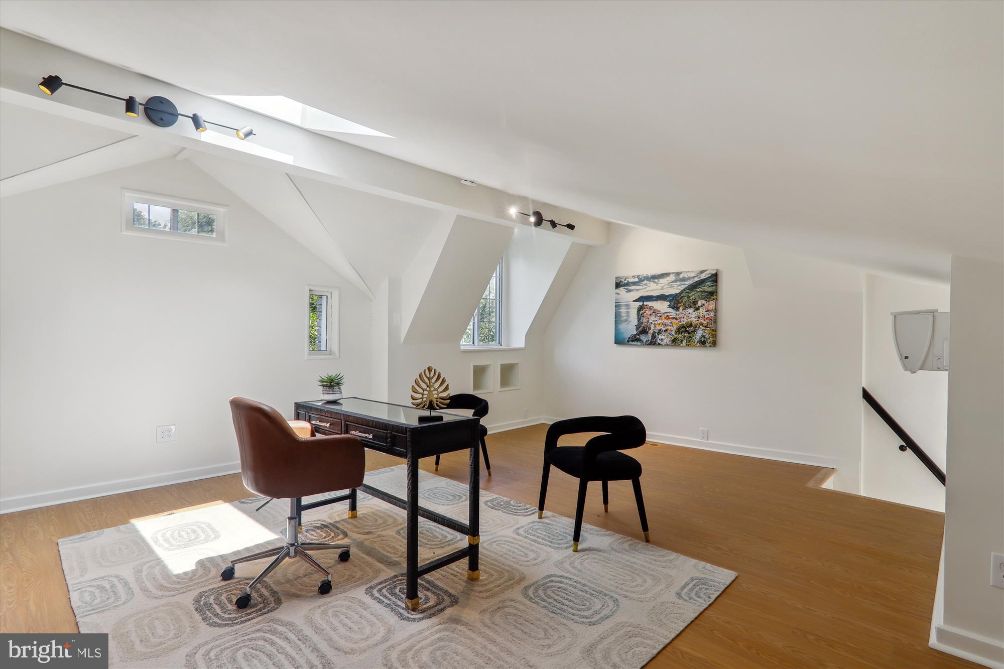 Real estate listing preview #15