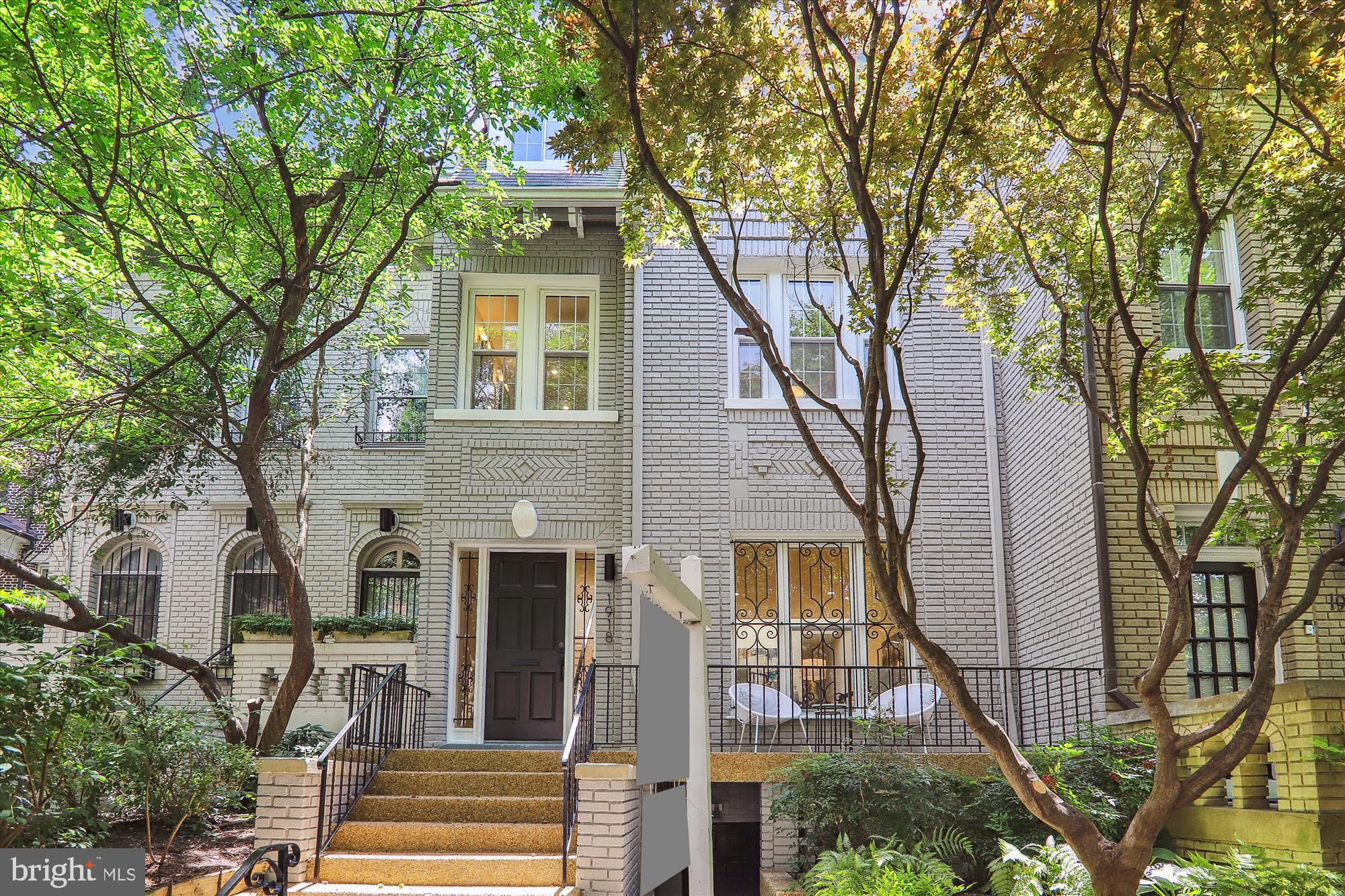 Real estate listing preview #1