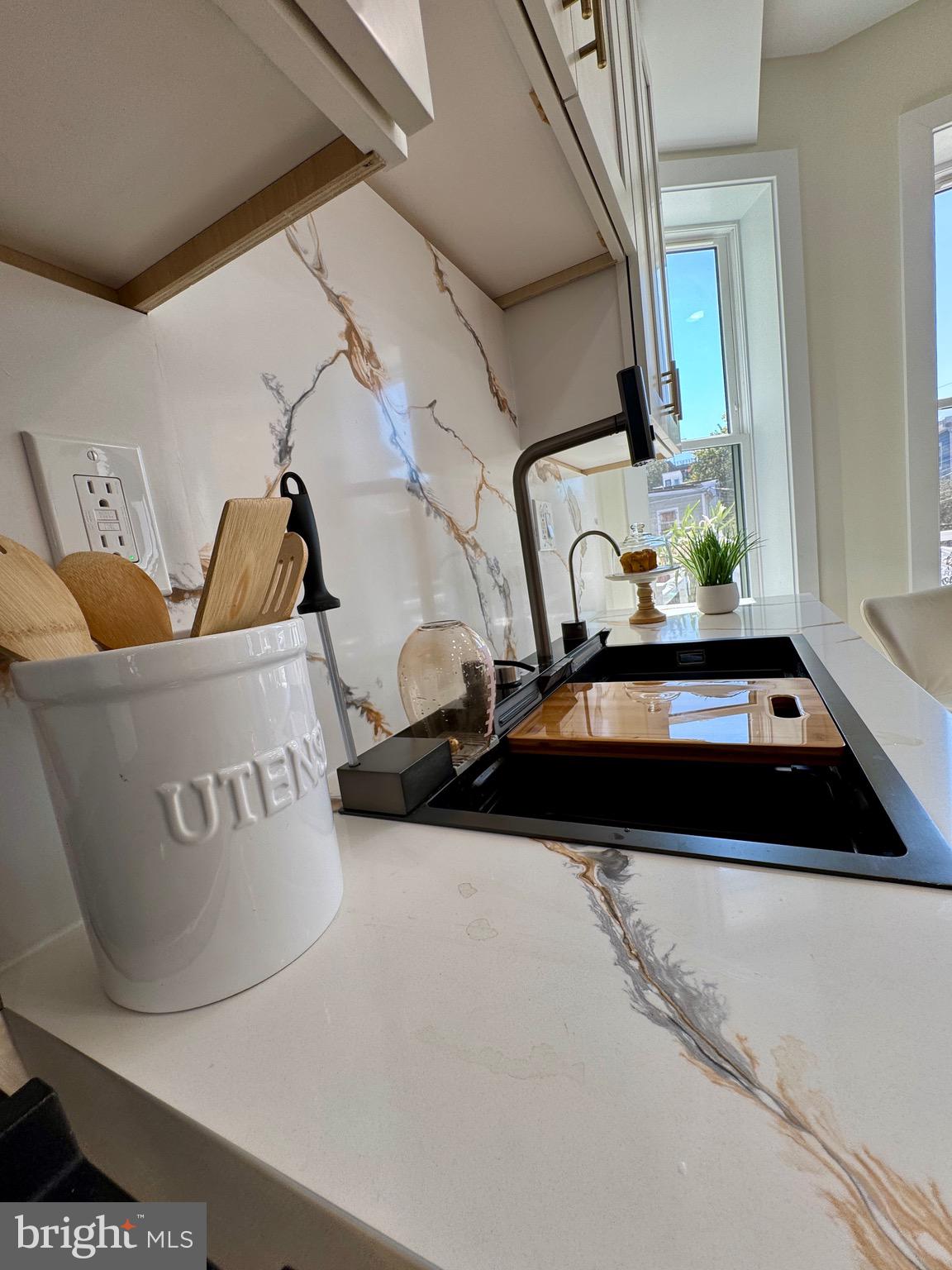 Real estate listing preview #23