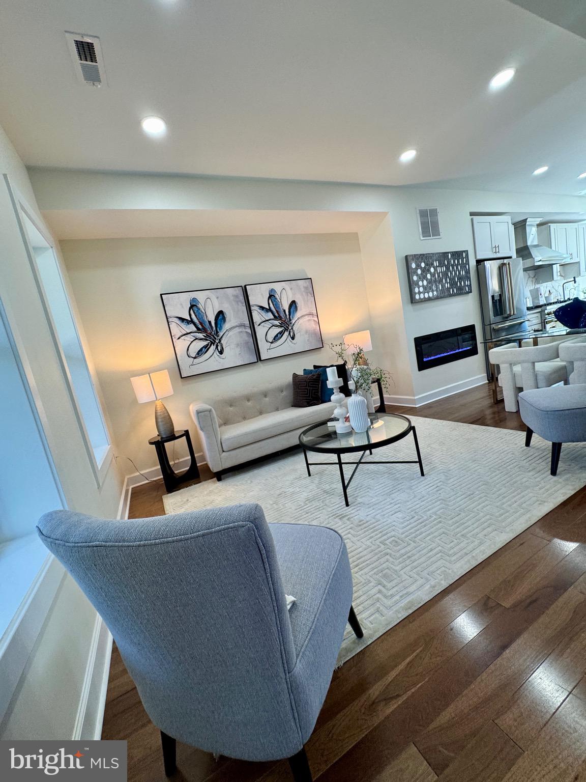 Real estate listing preview #7