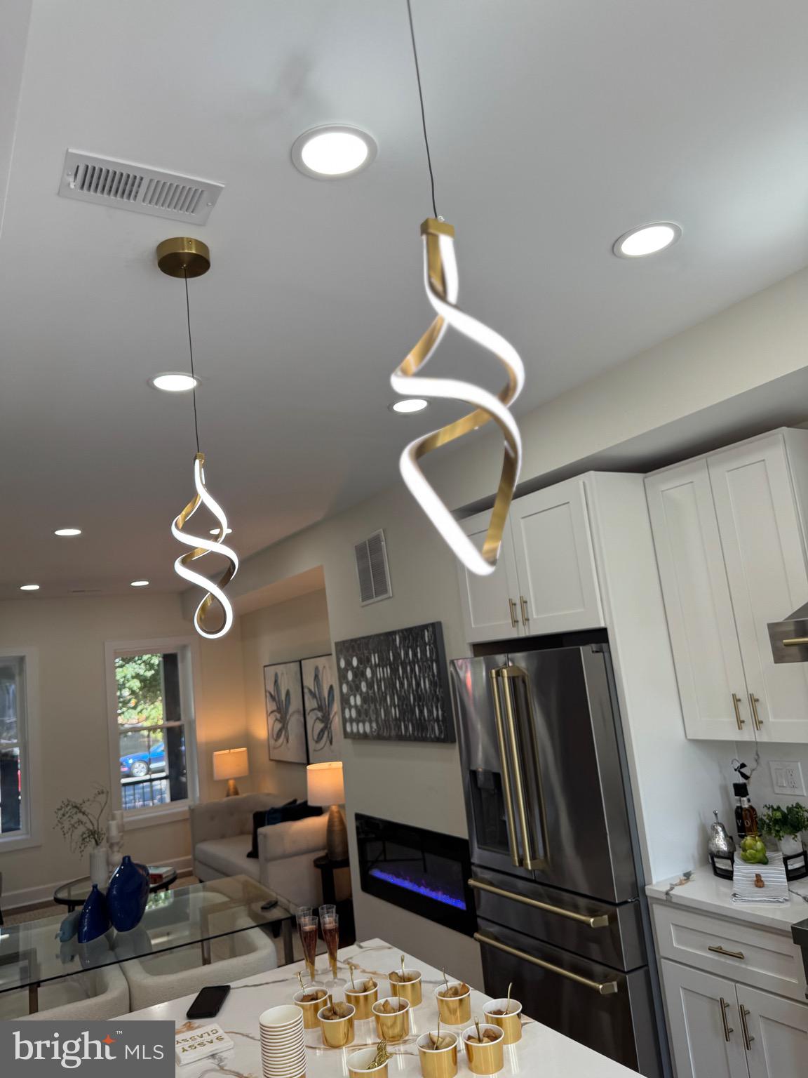 Real estate listing preview #24