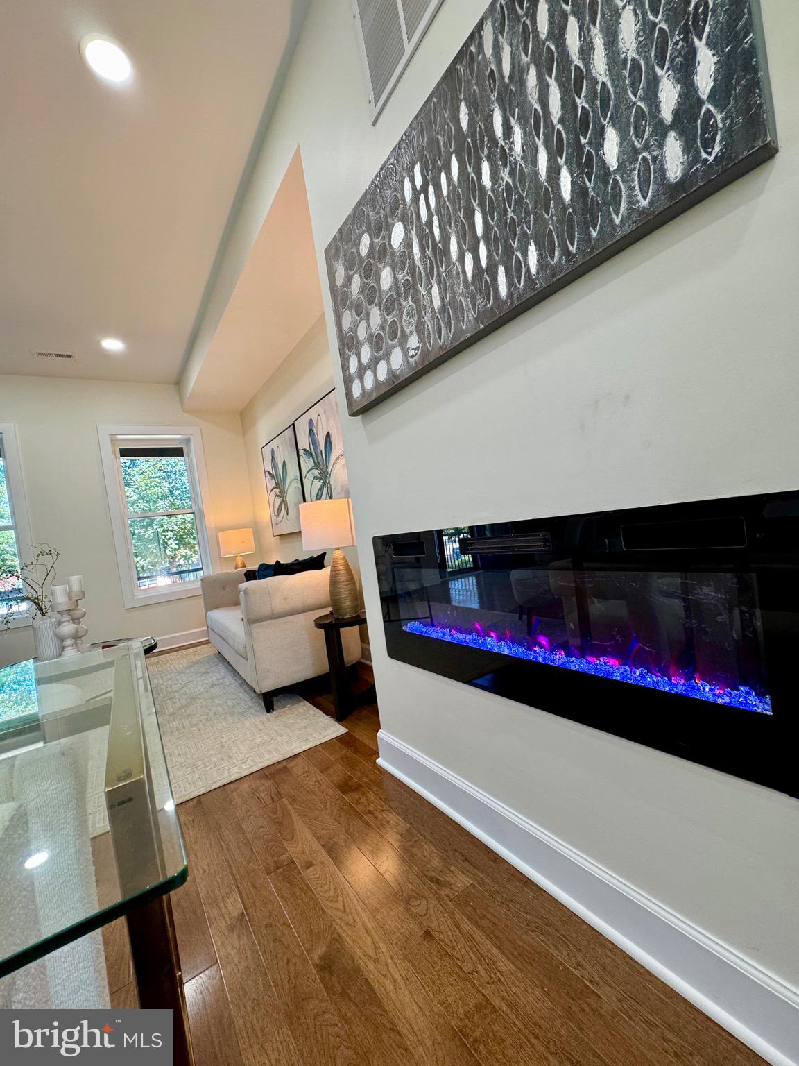 Real estate listing preview #9