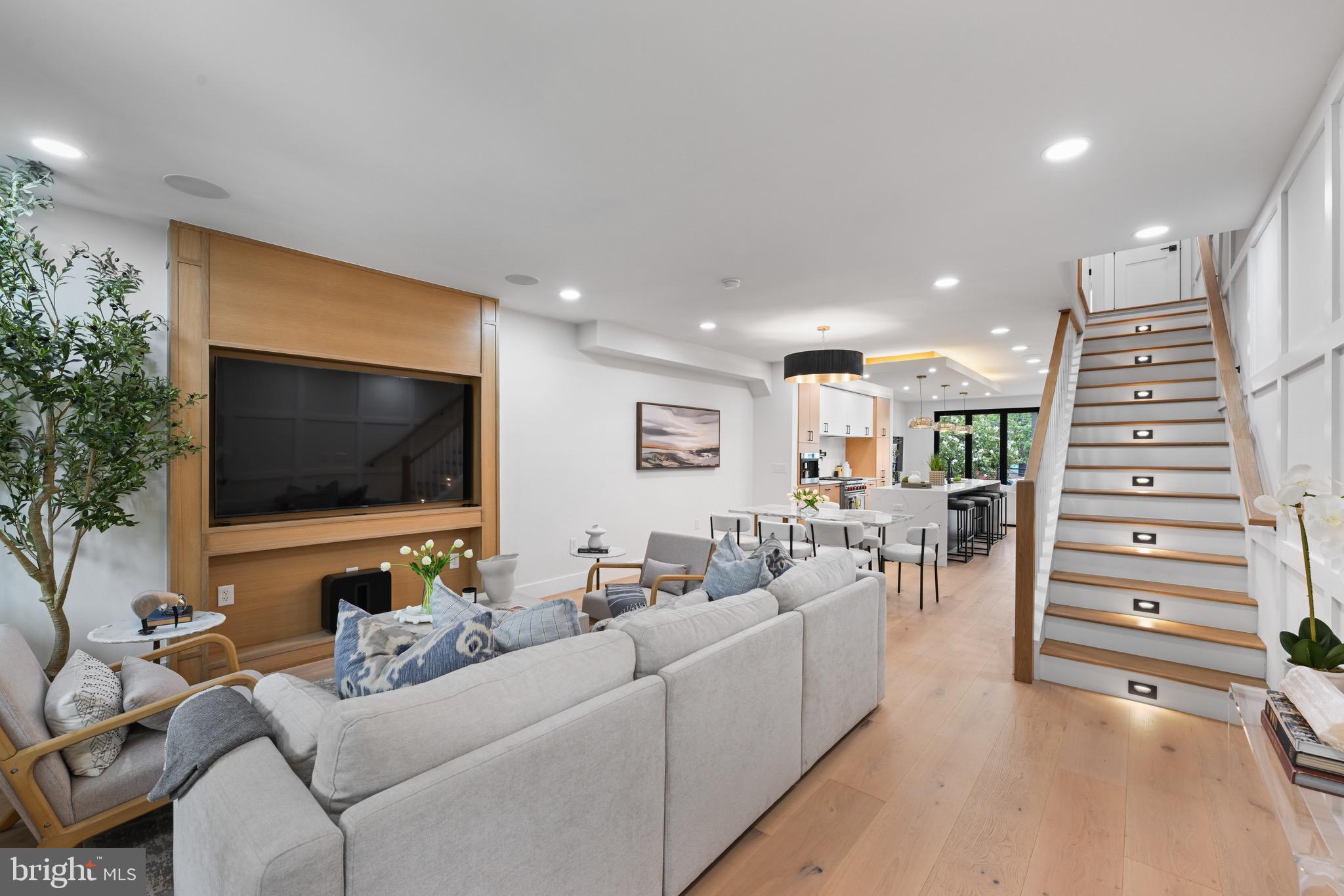 Real estate listing preview #3