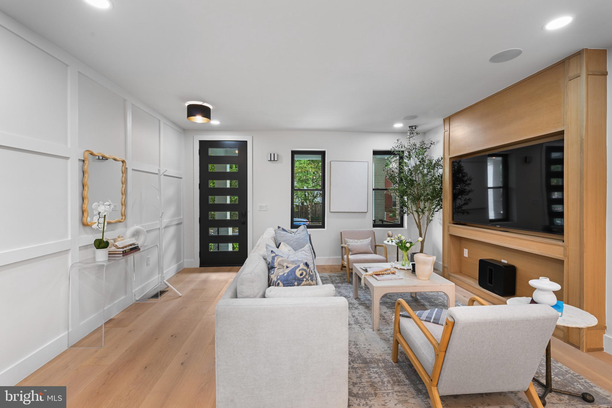 Real estate listing preview #5