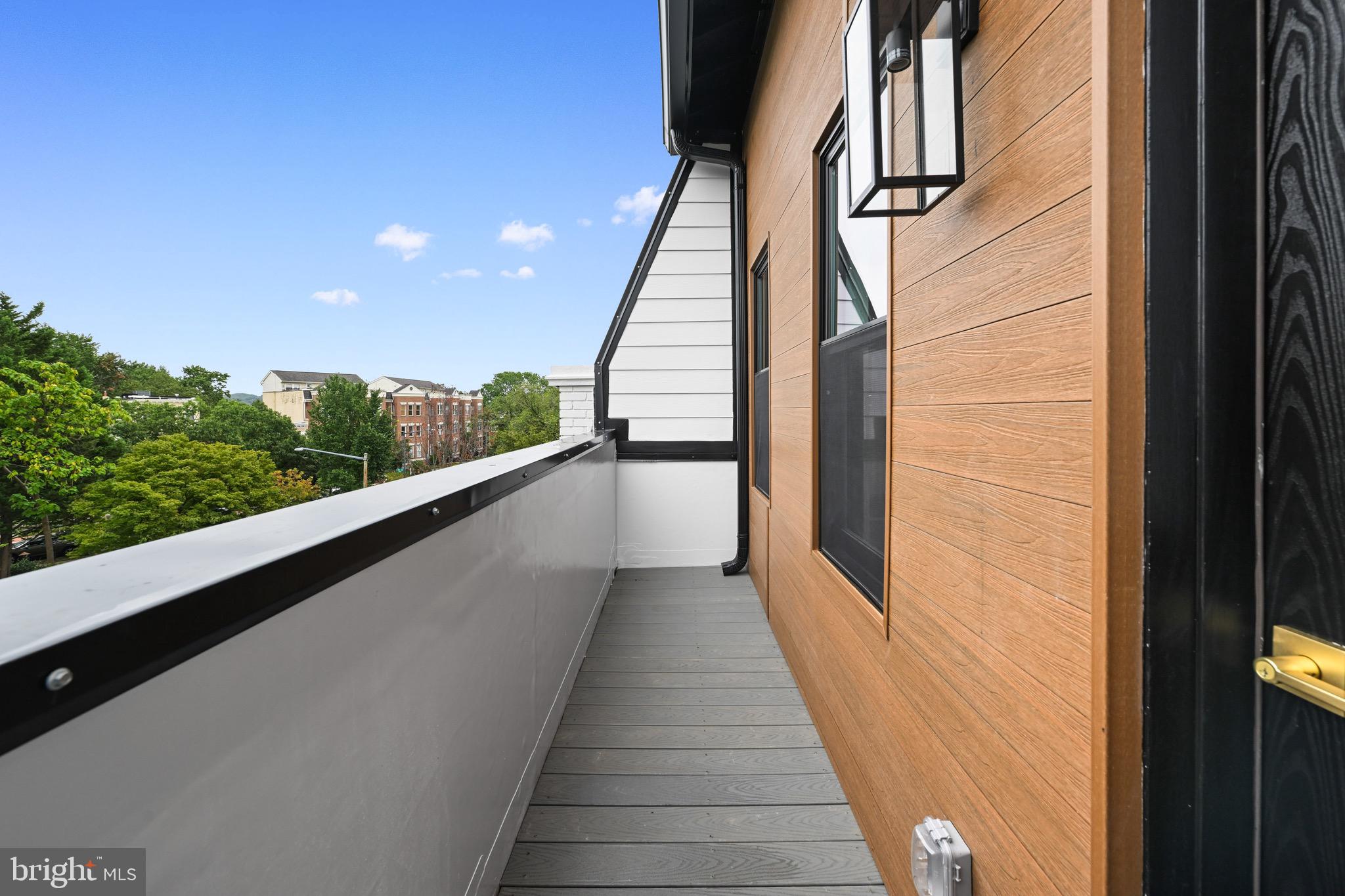 Real estate listing preview #34