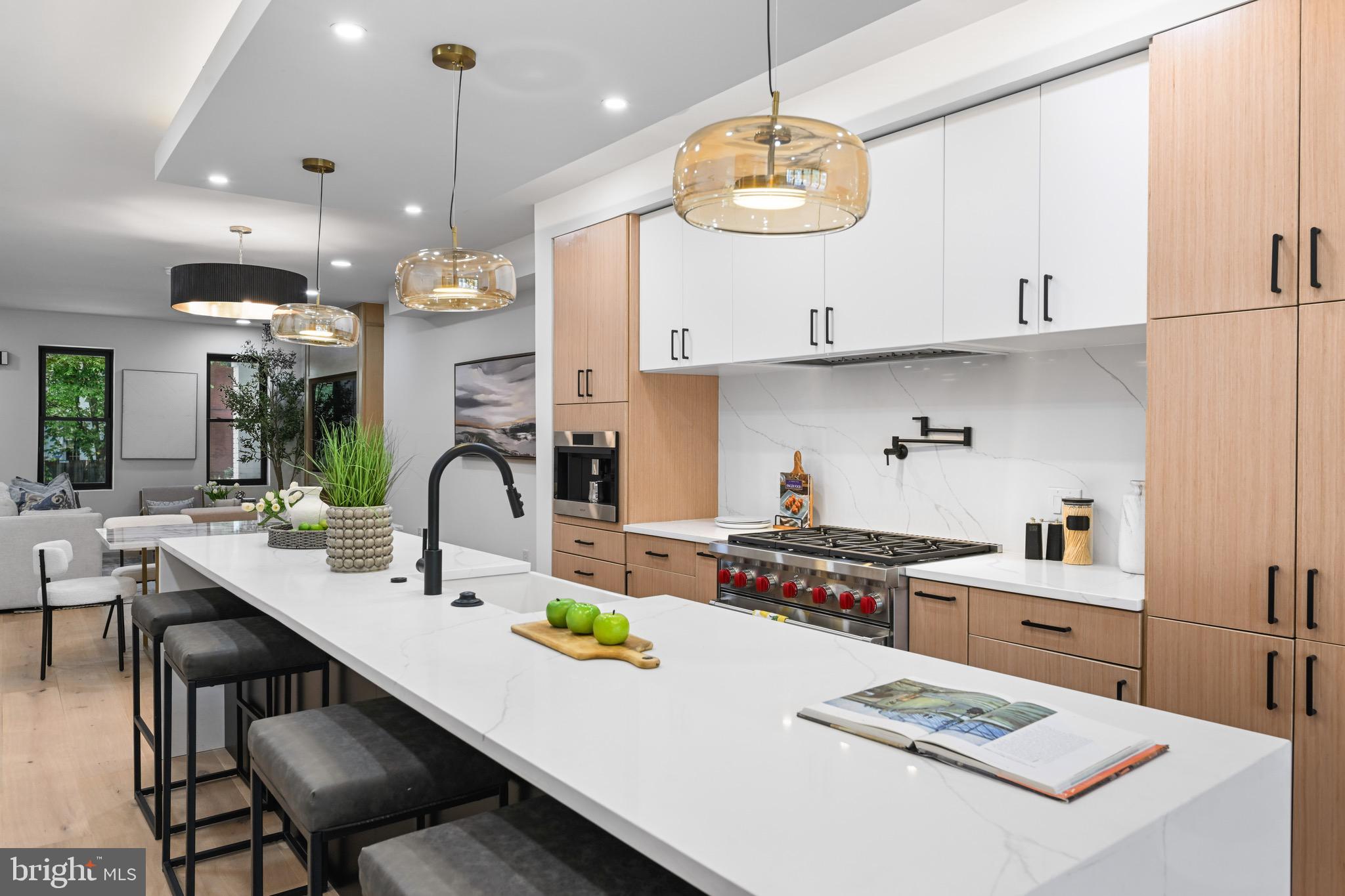 Real estate listing preview #14