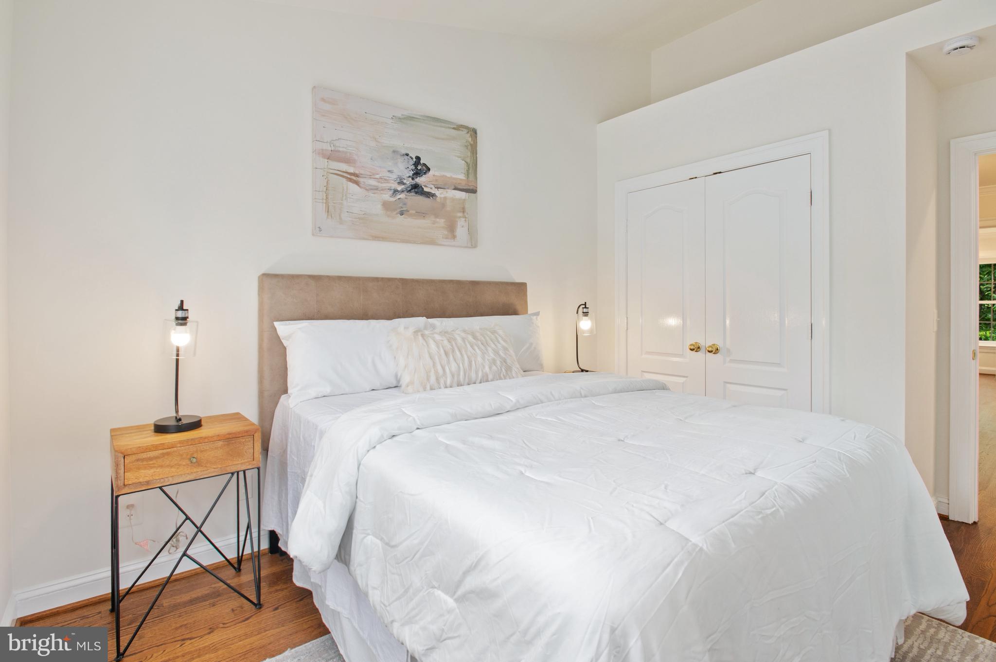 Real estate listing preview #24