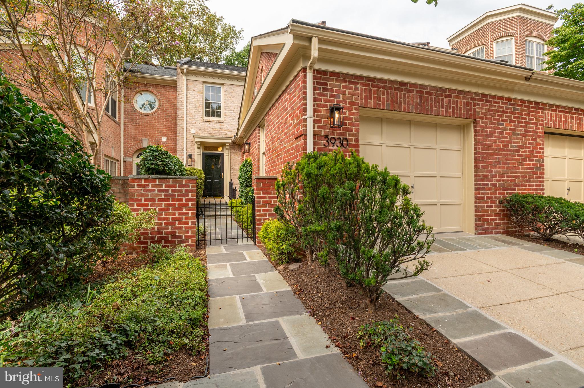 Real estate listing preview #2