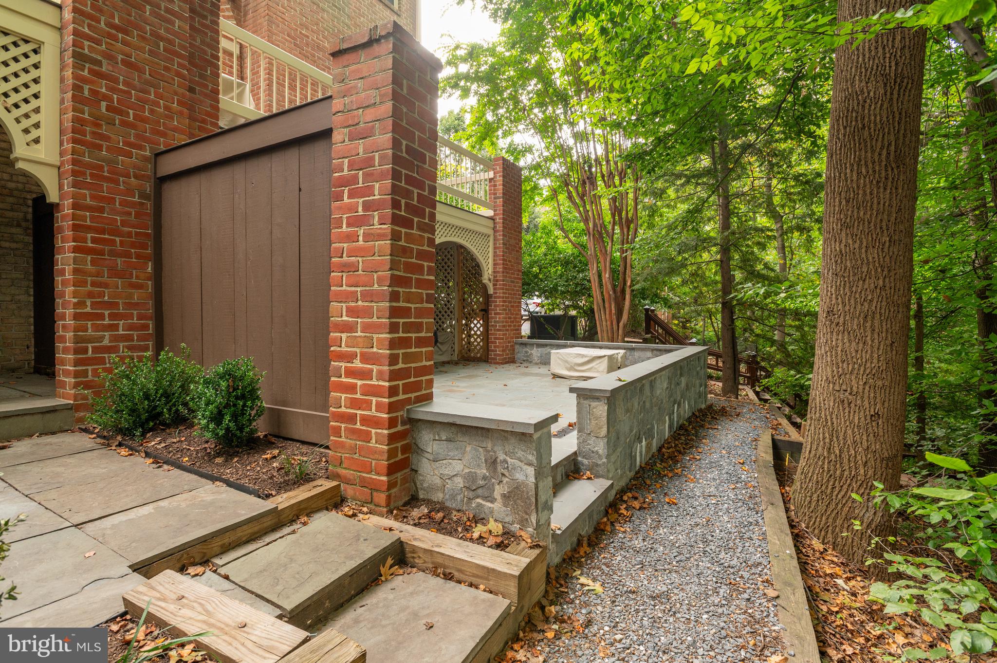 Real estate listing preview #32