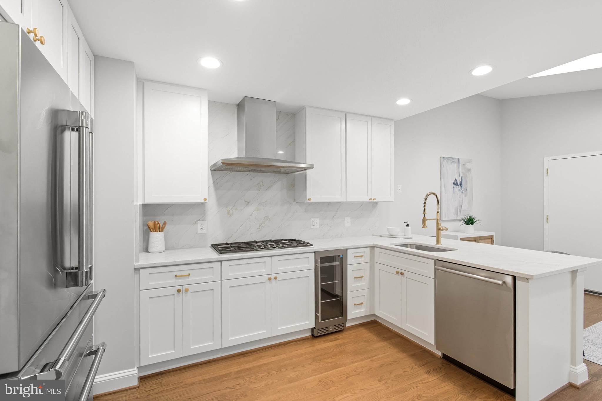 Real estate listing preview #12