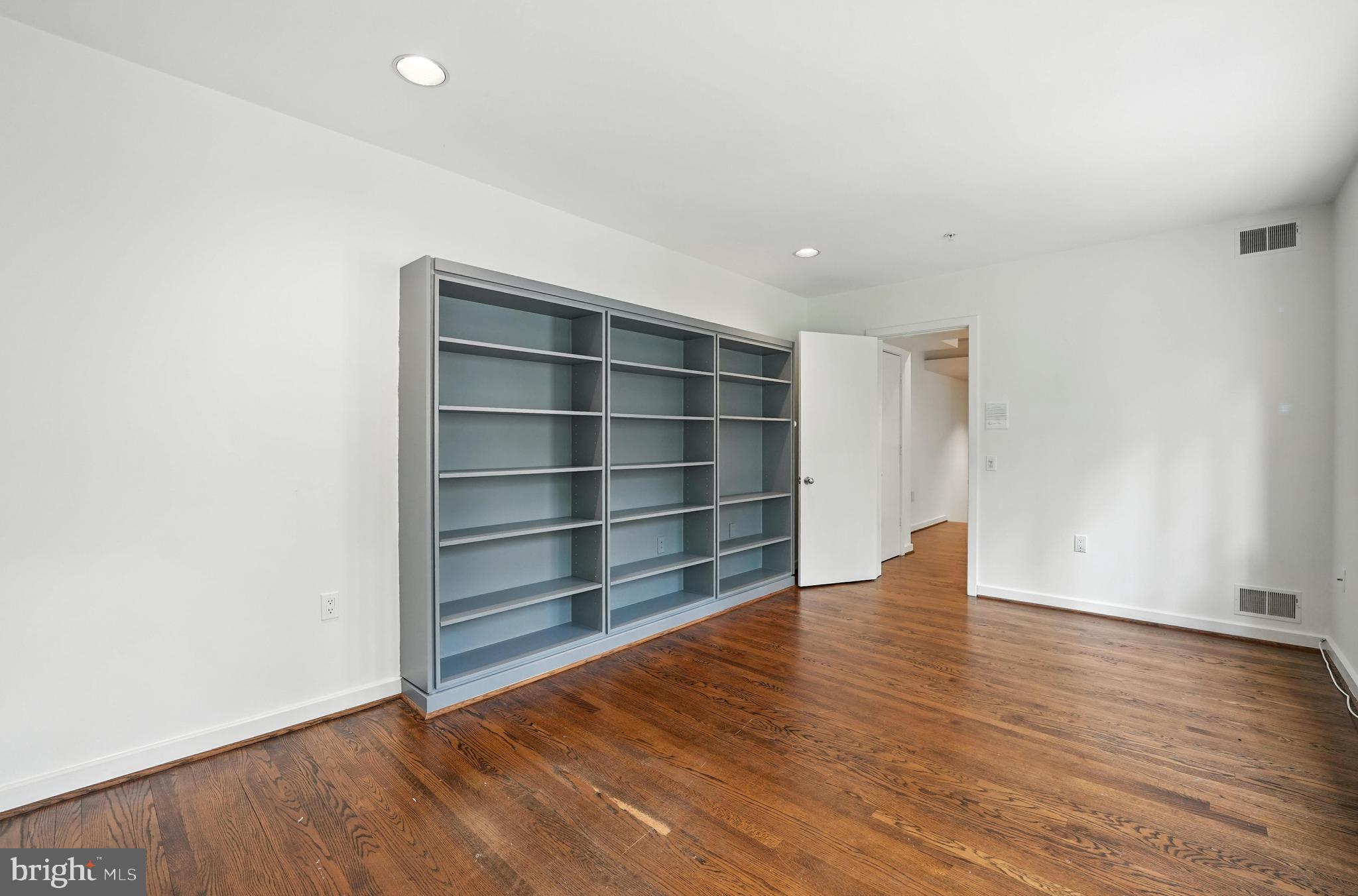 Real estate listing preview #64