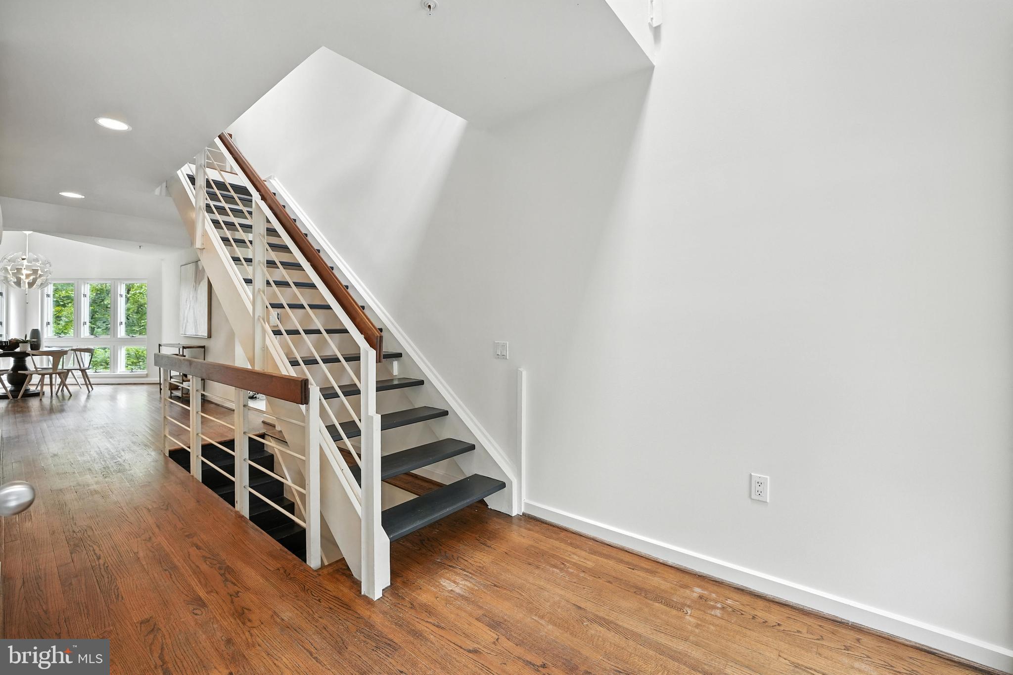 Real estate listing preview #24