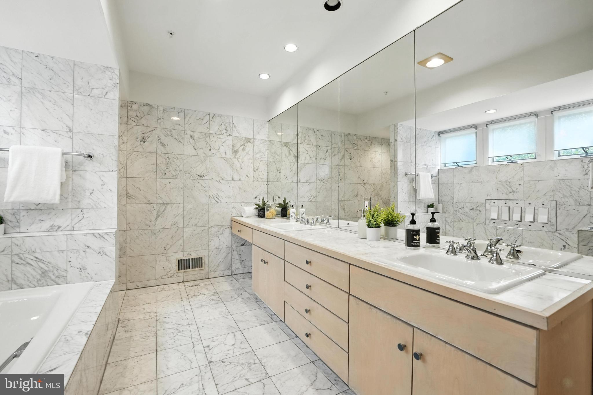 Real estate listing preview #32