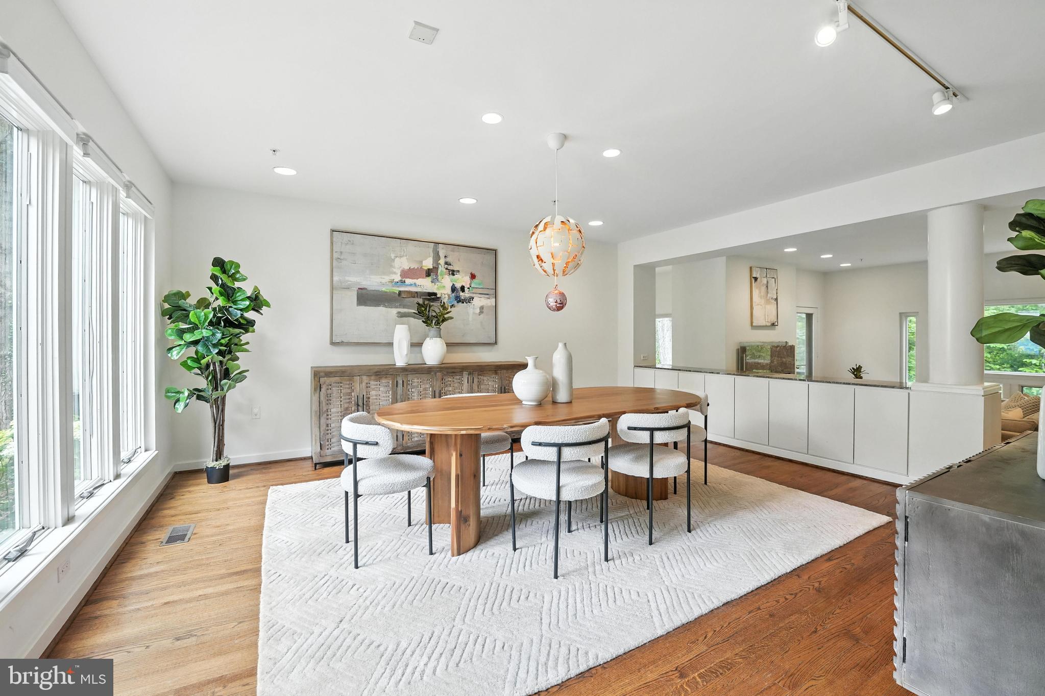 Real estate listing preview #8