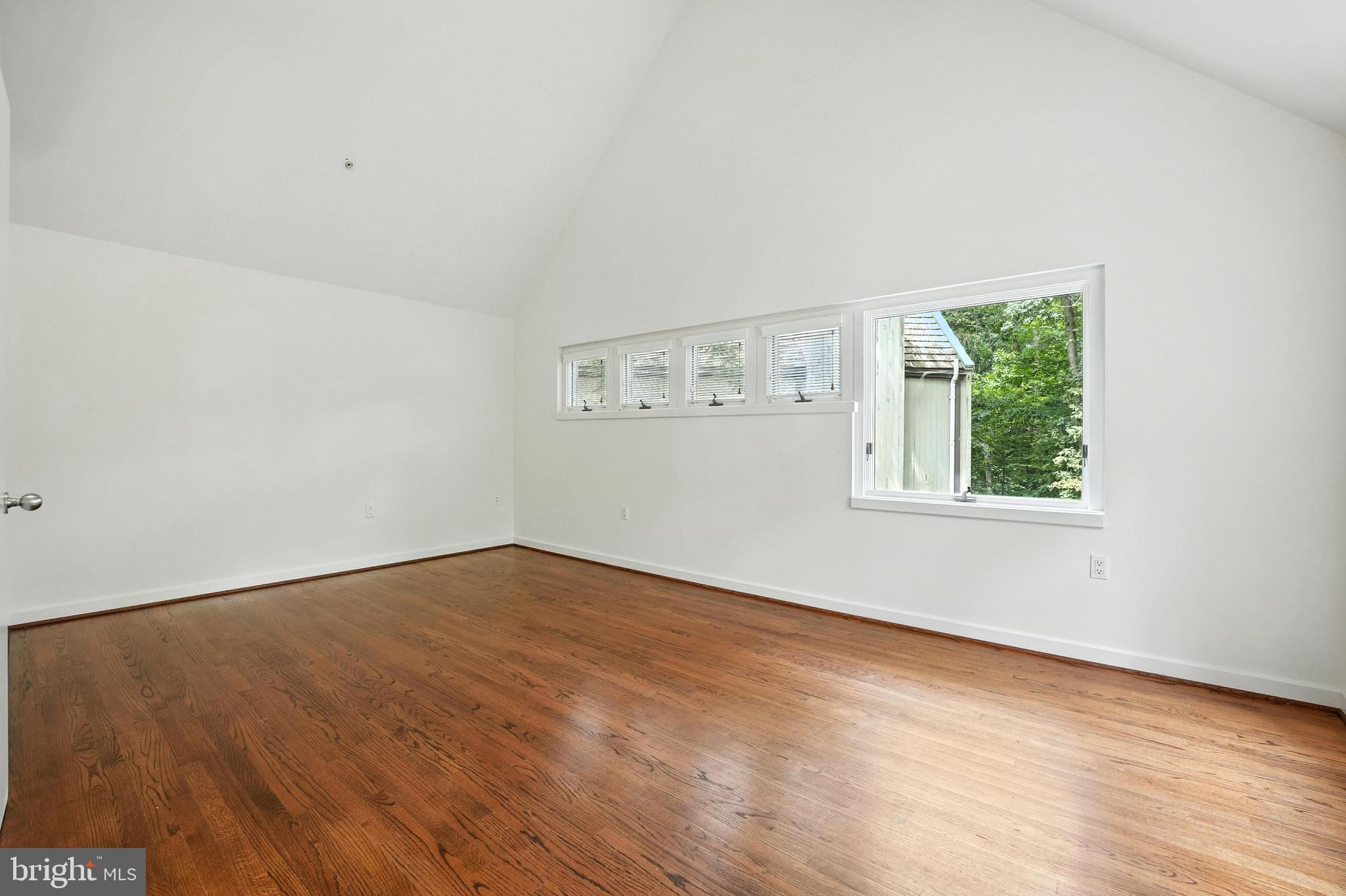 Real estate listing preview #48