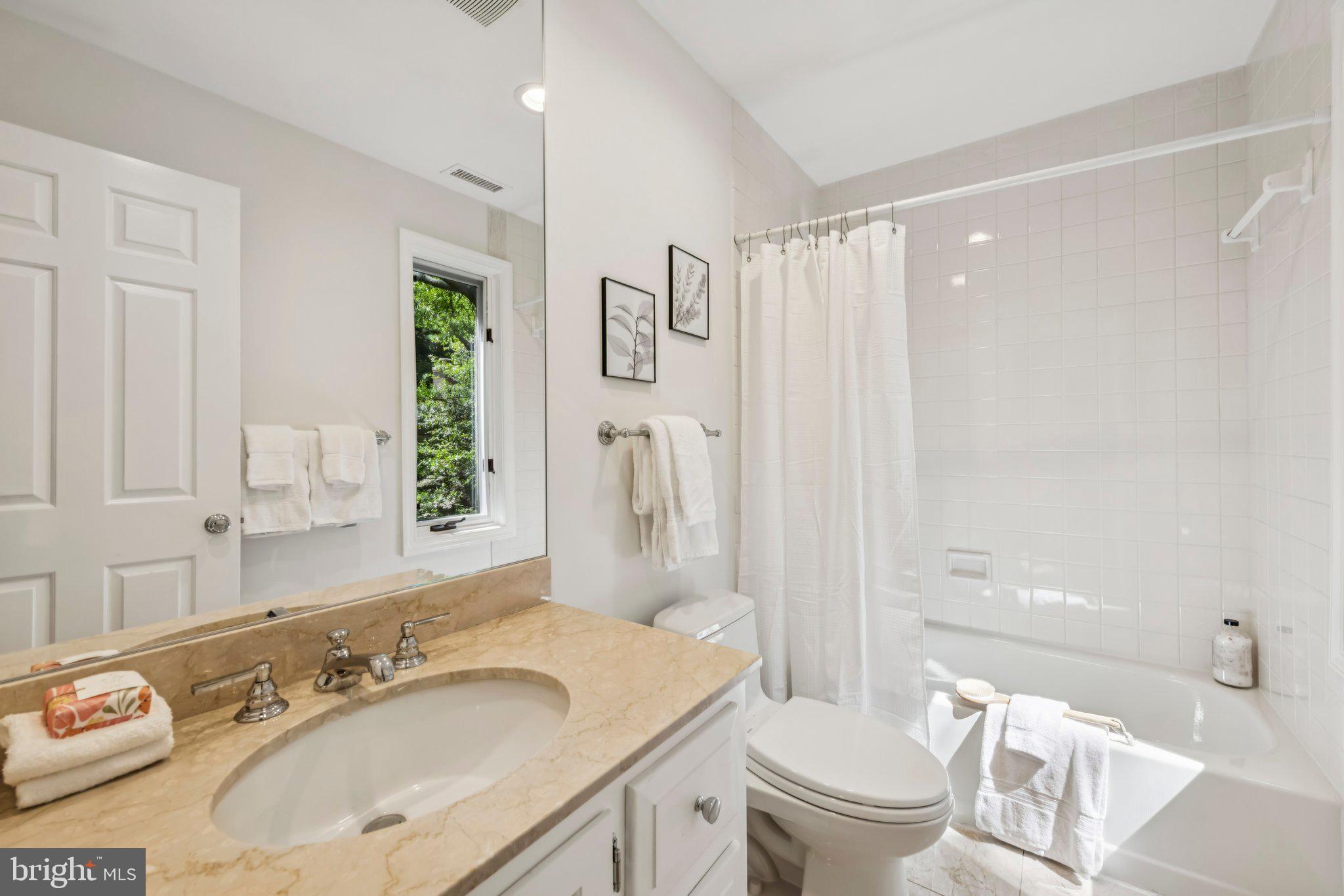 Real estate listing preview #25