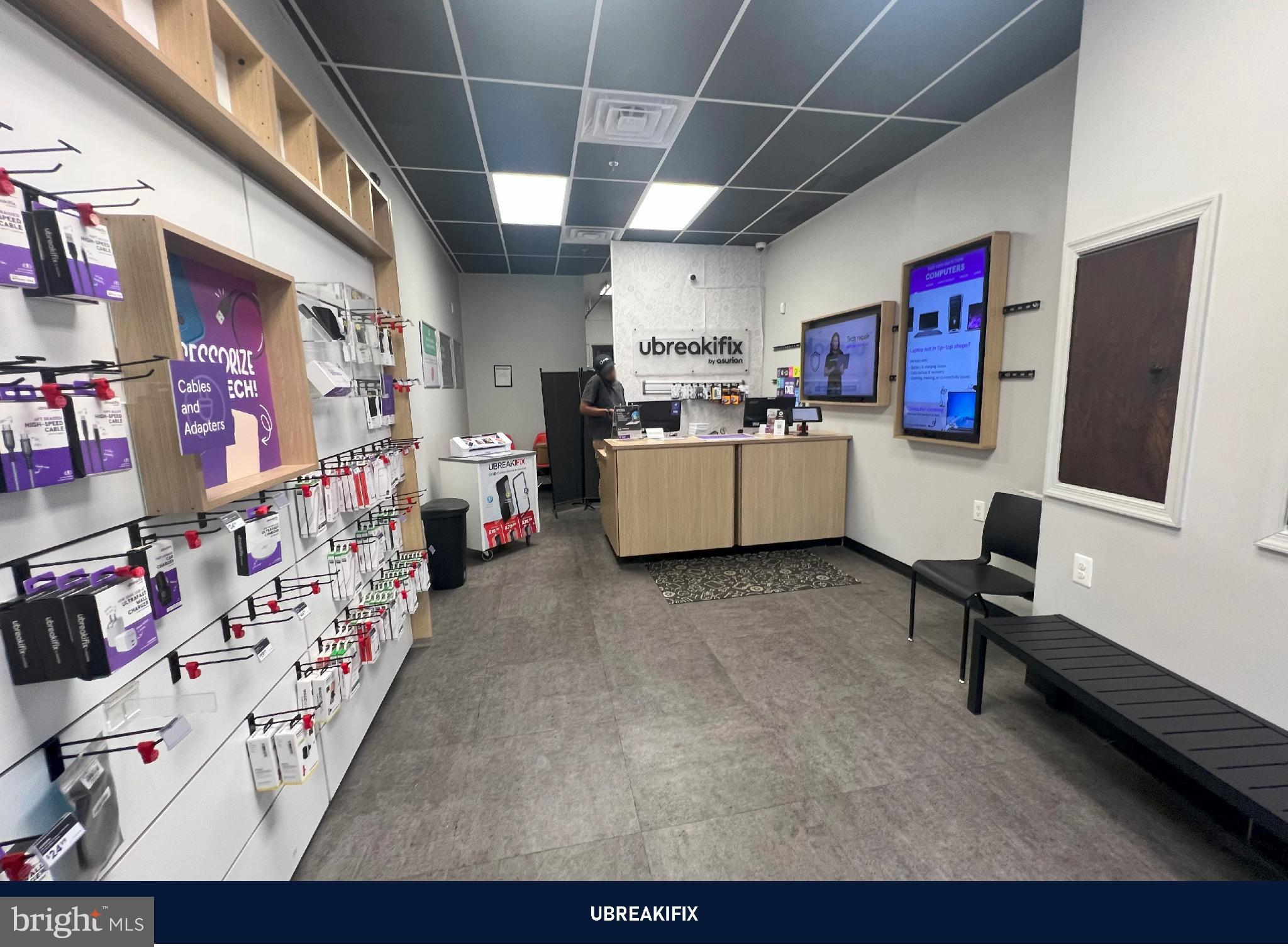 Real estate listing preview #2