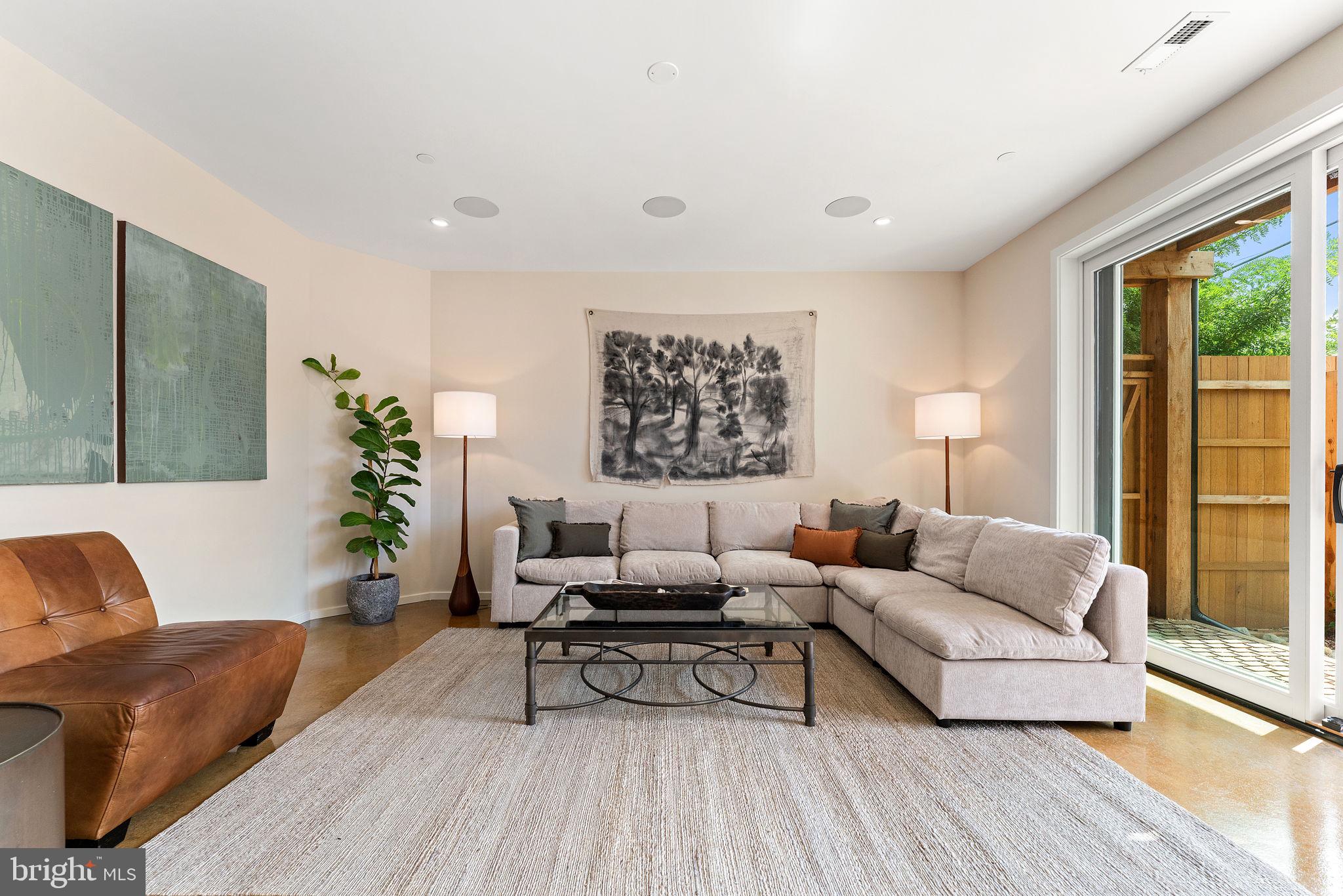 Real estate listing preview #12