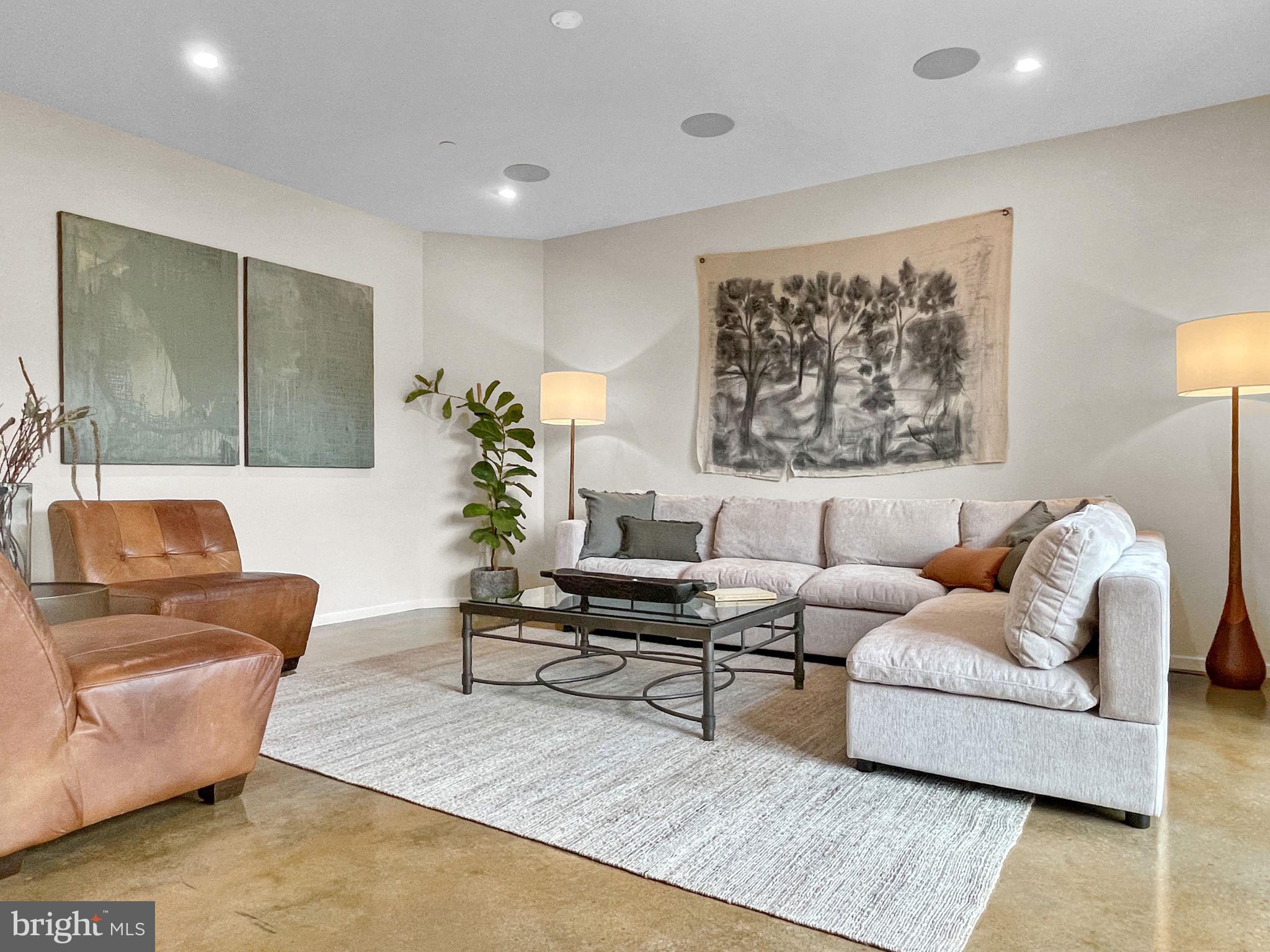 Real estate listing preview #14