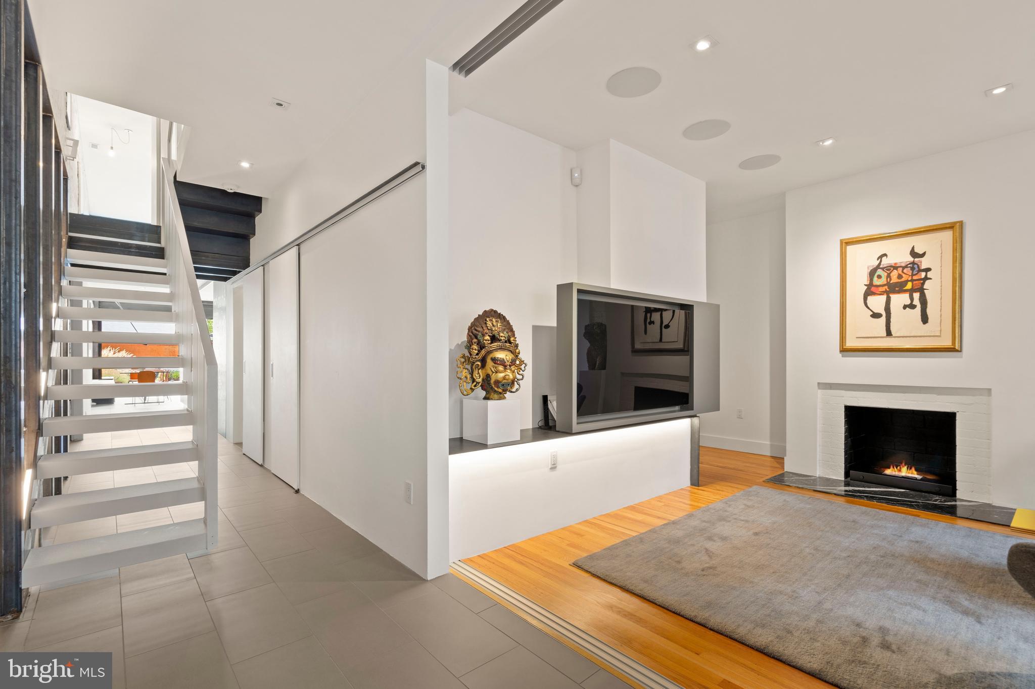 Real estate listing preview #3