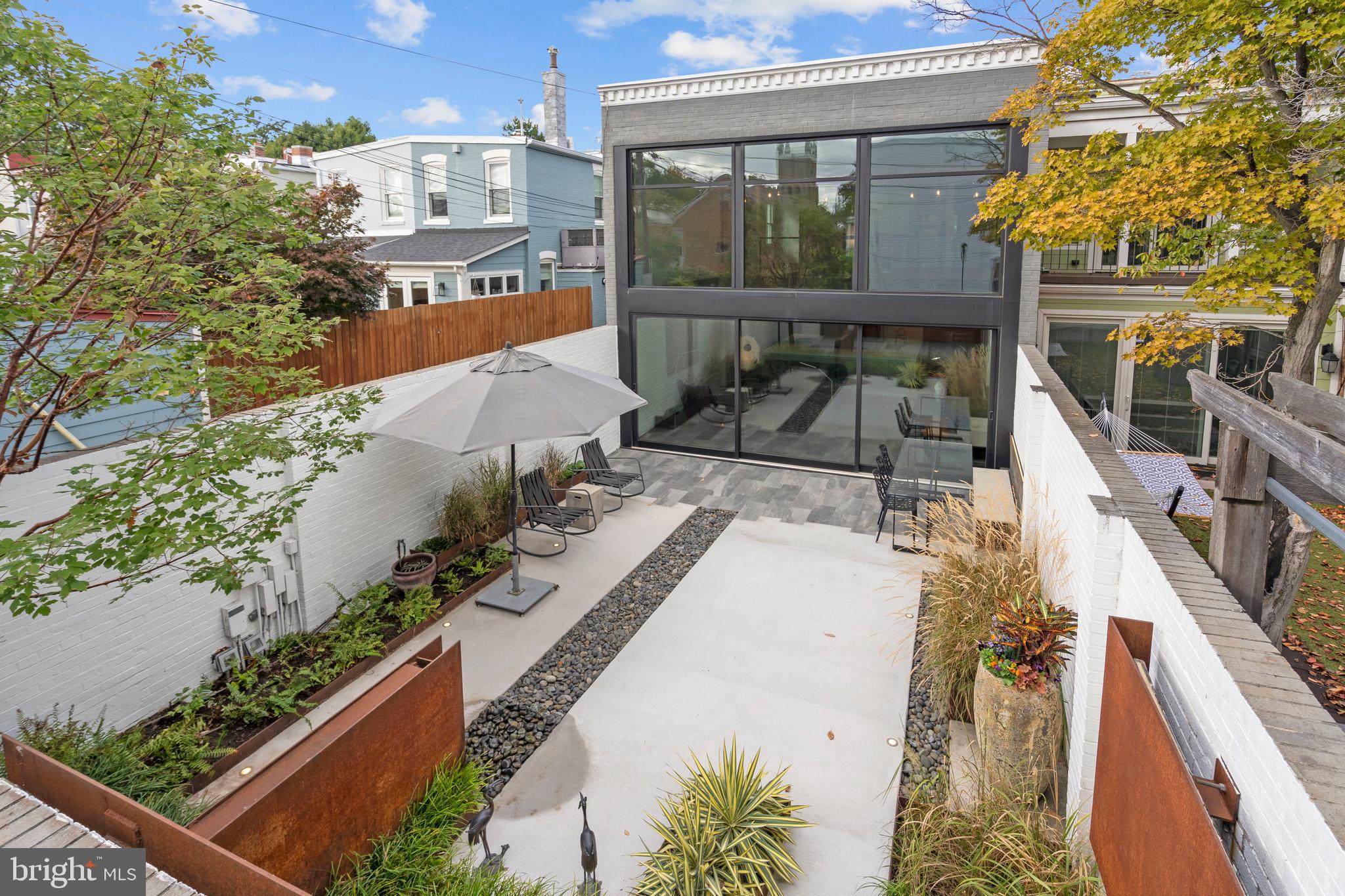 Real estate listing preview #2