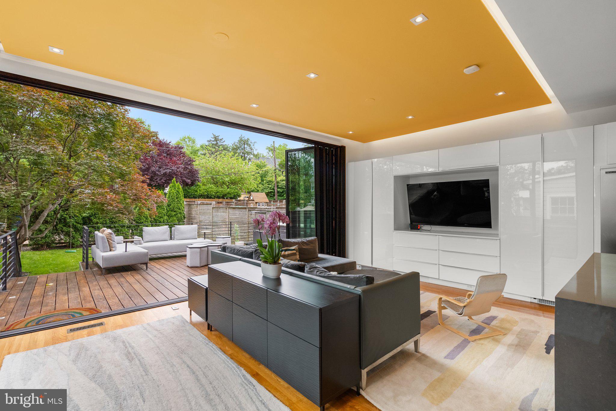 Real estate listing preview #12