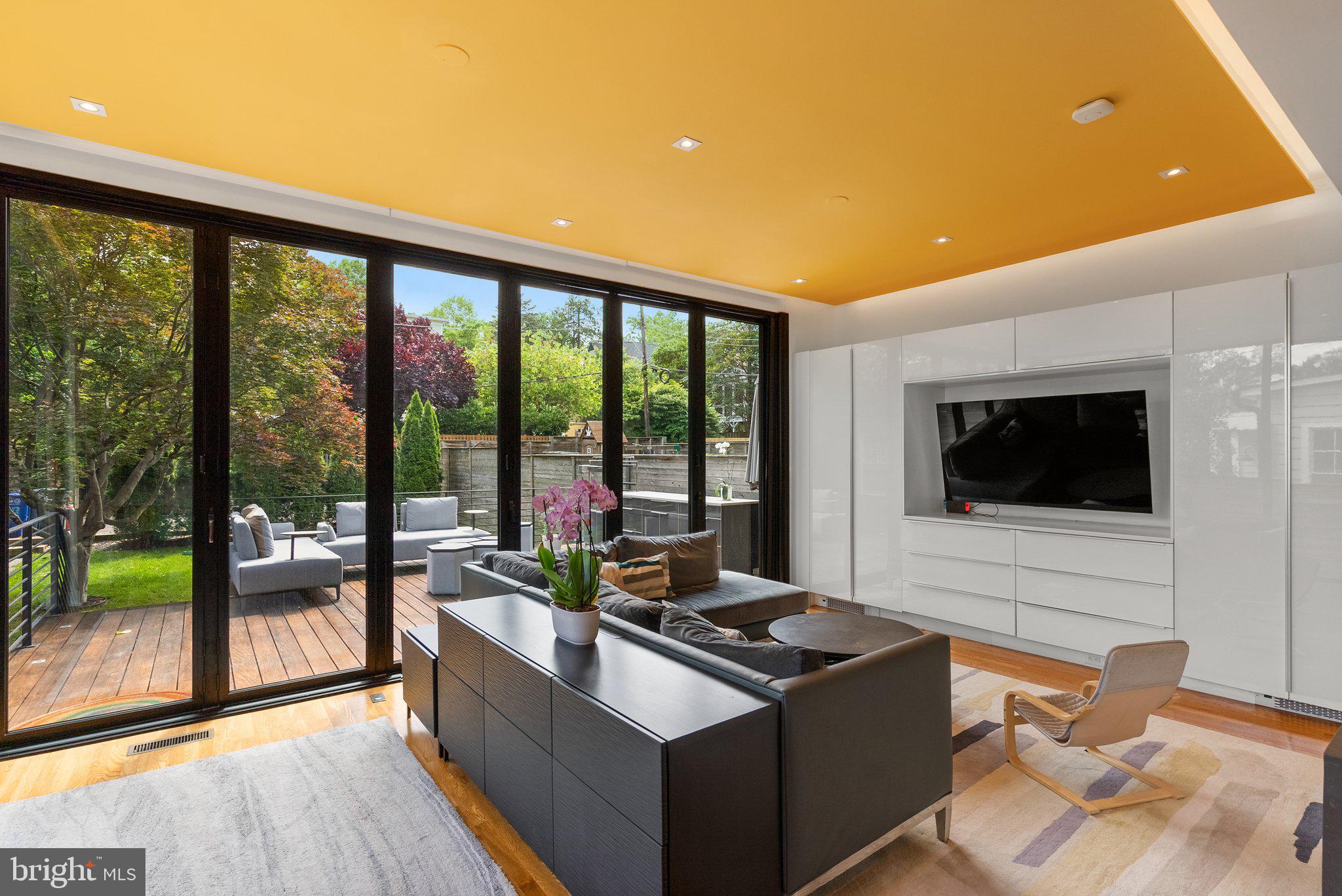 Real estate listing preview #18