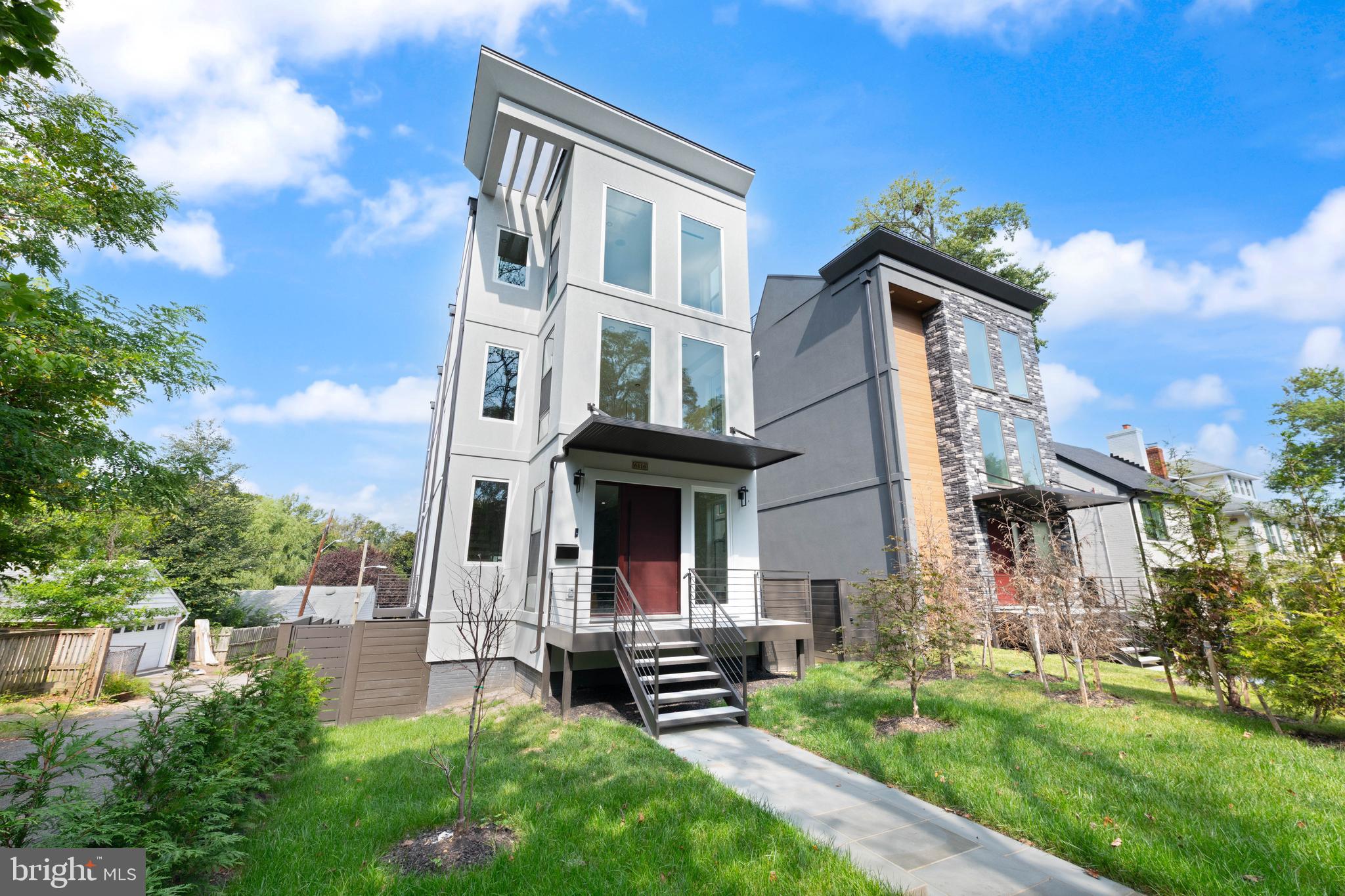 Real estate listing preview #2