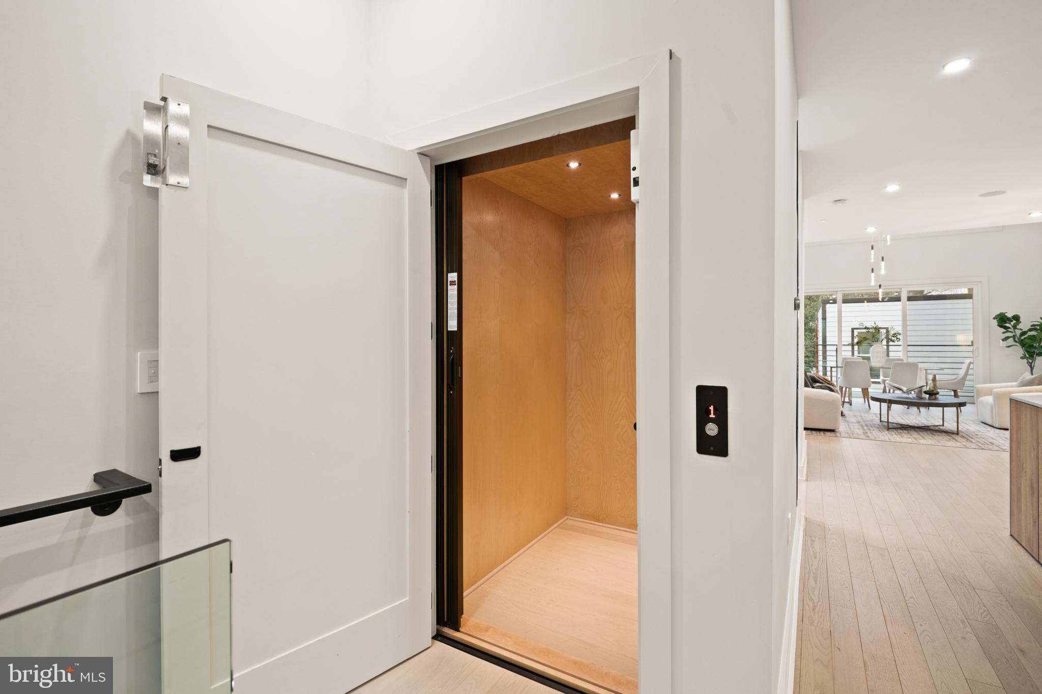 Real estate listing preview #16