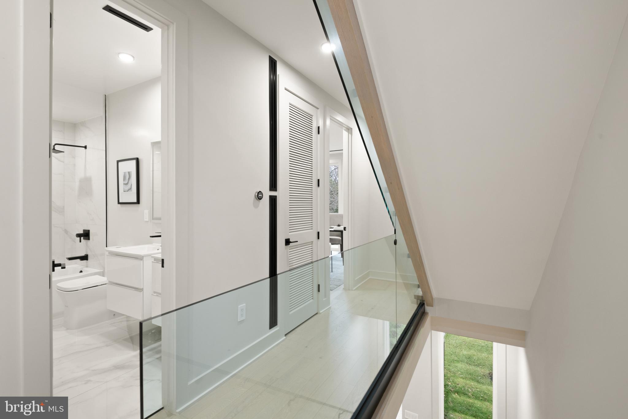 Real estate listing preview #17