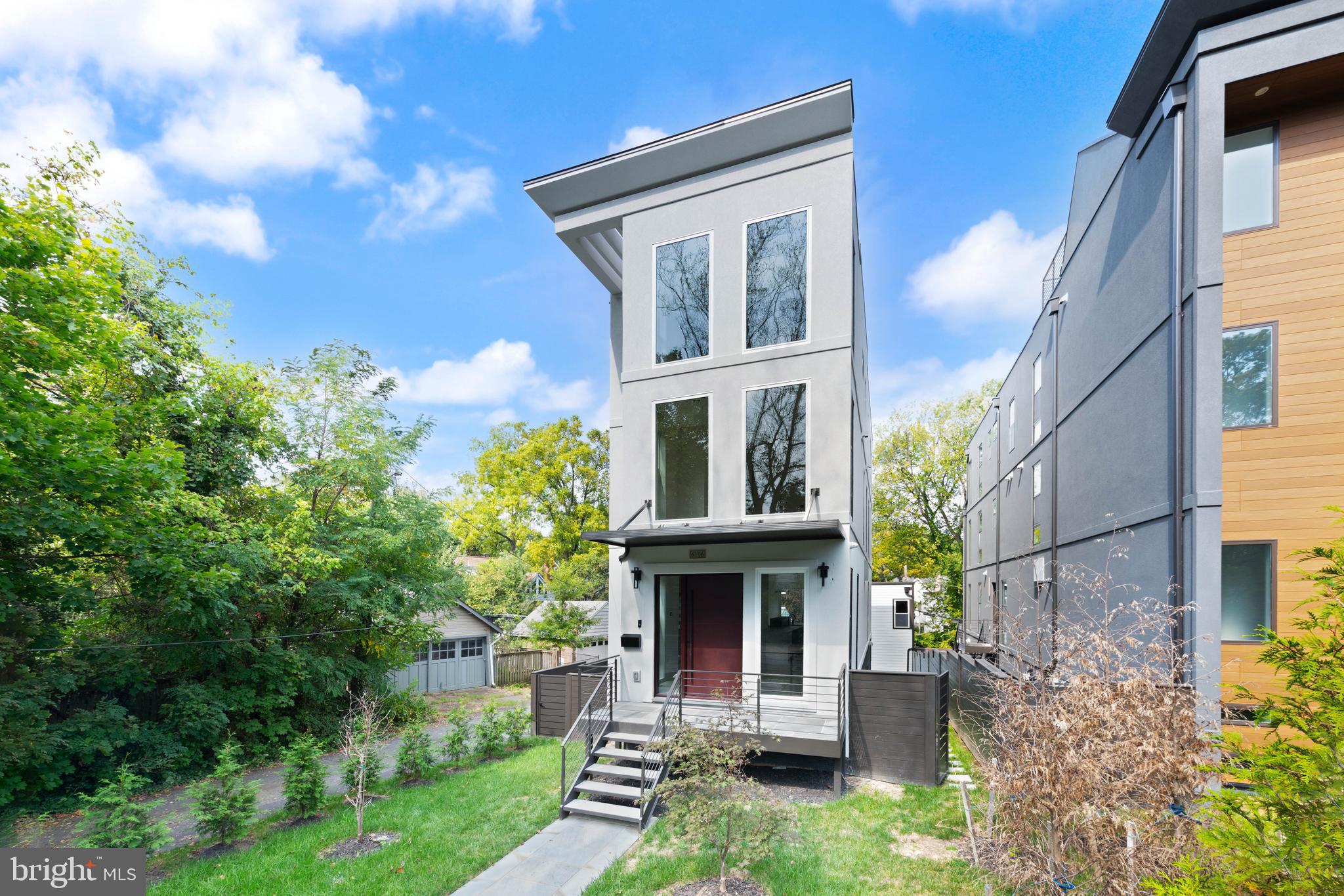 Real estate listing preview #5